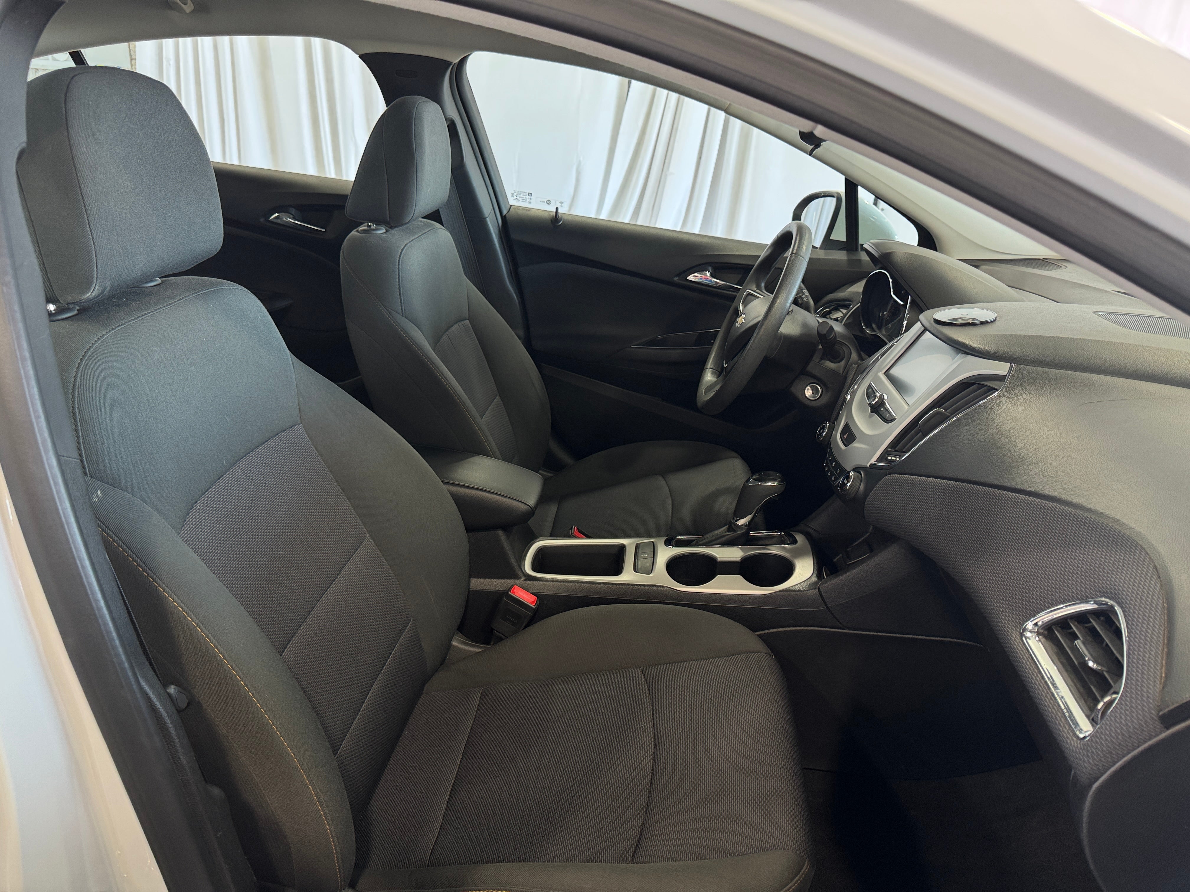 2018 Chevrolet Cruze LS 2