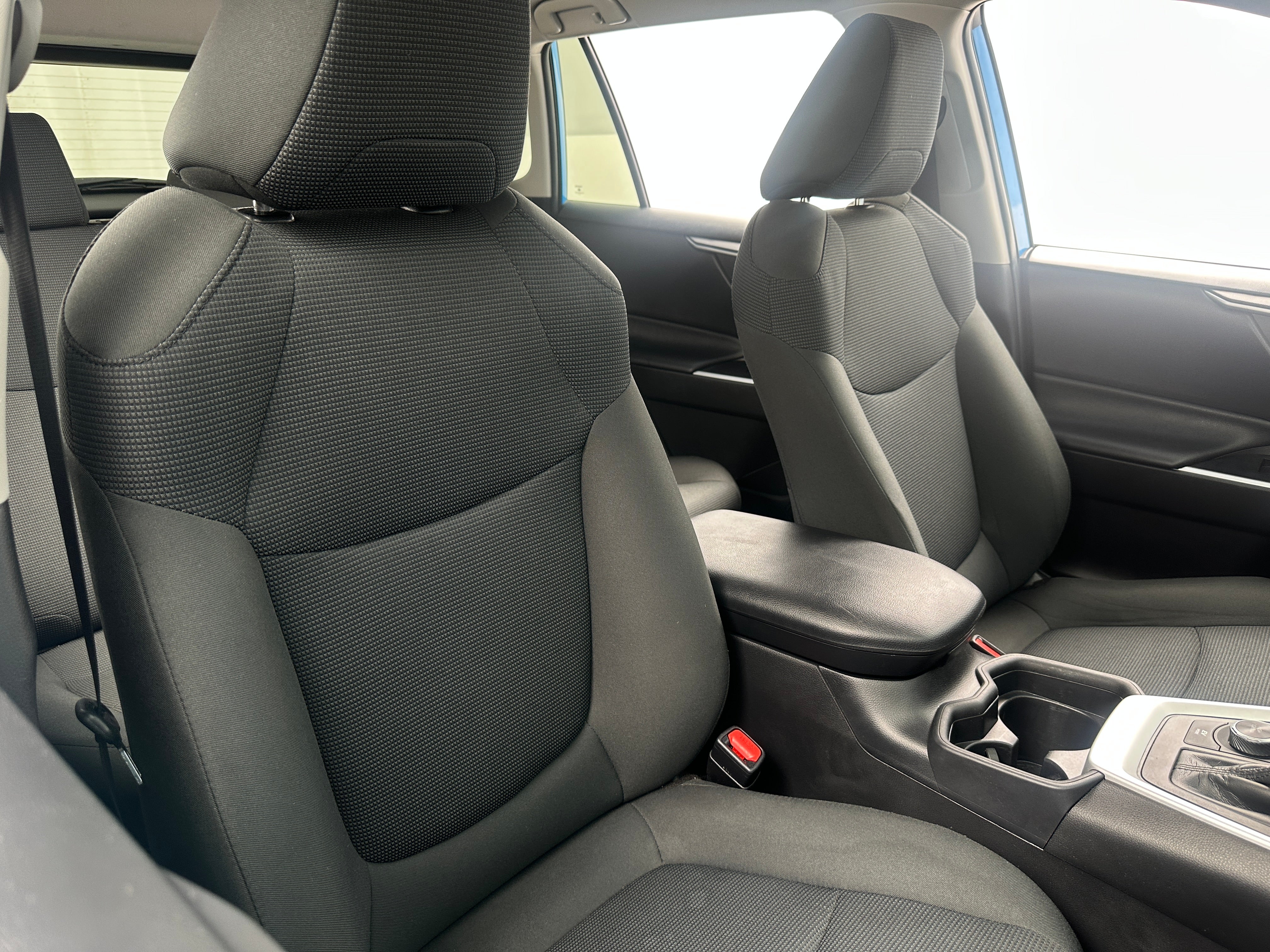 2020 Toyota RAV4 LE 2