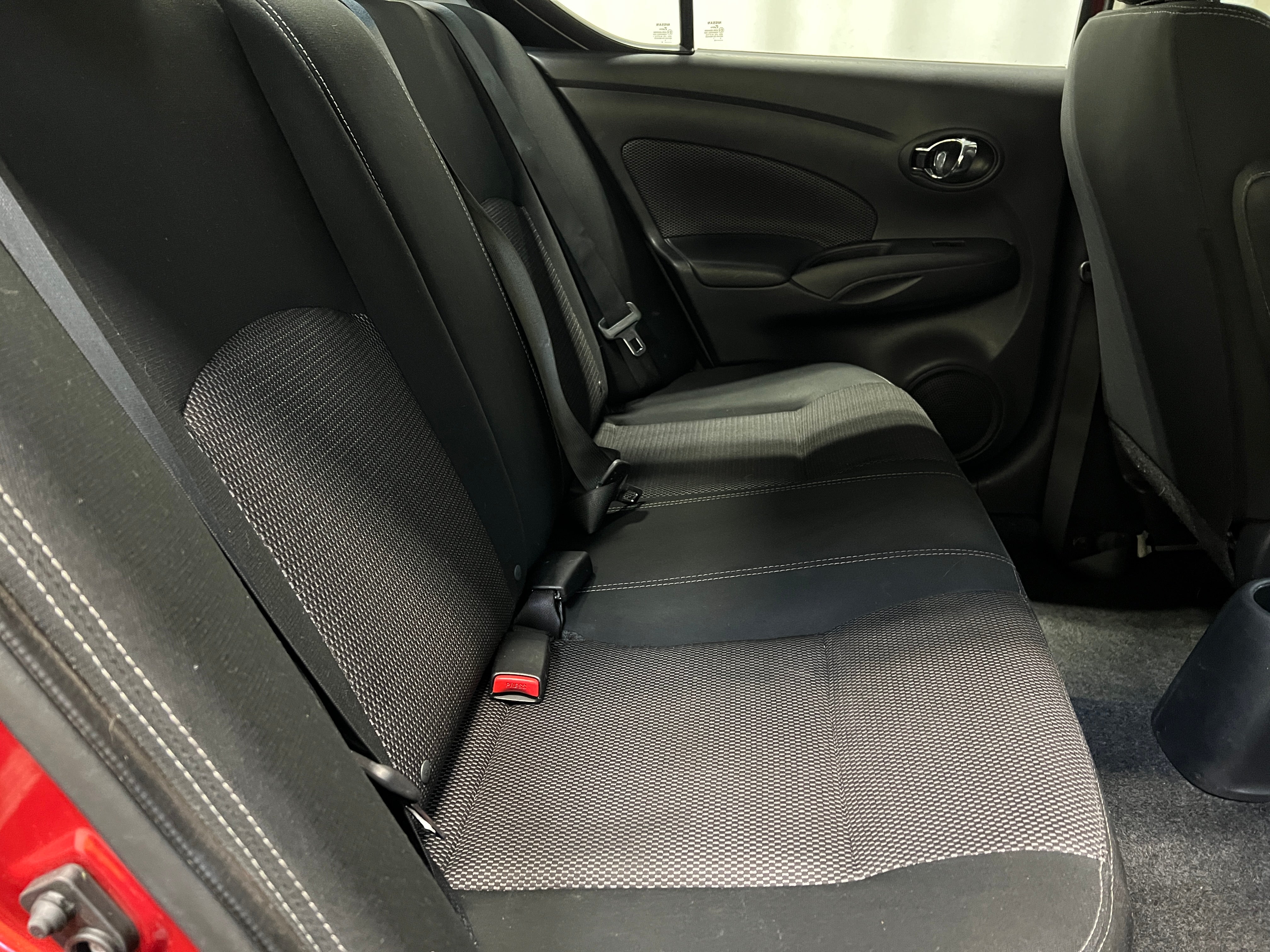 2018 Nissan Versa SV 6