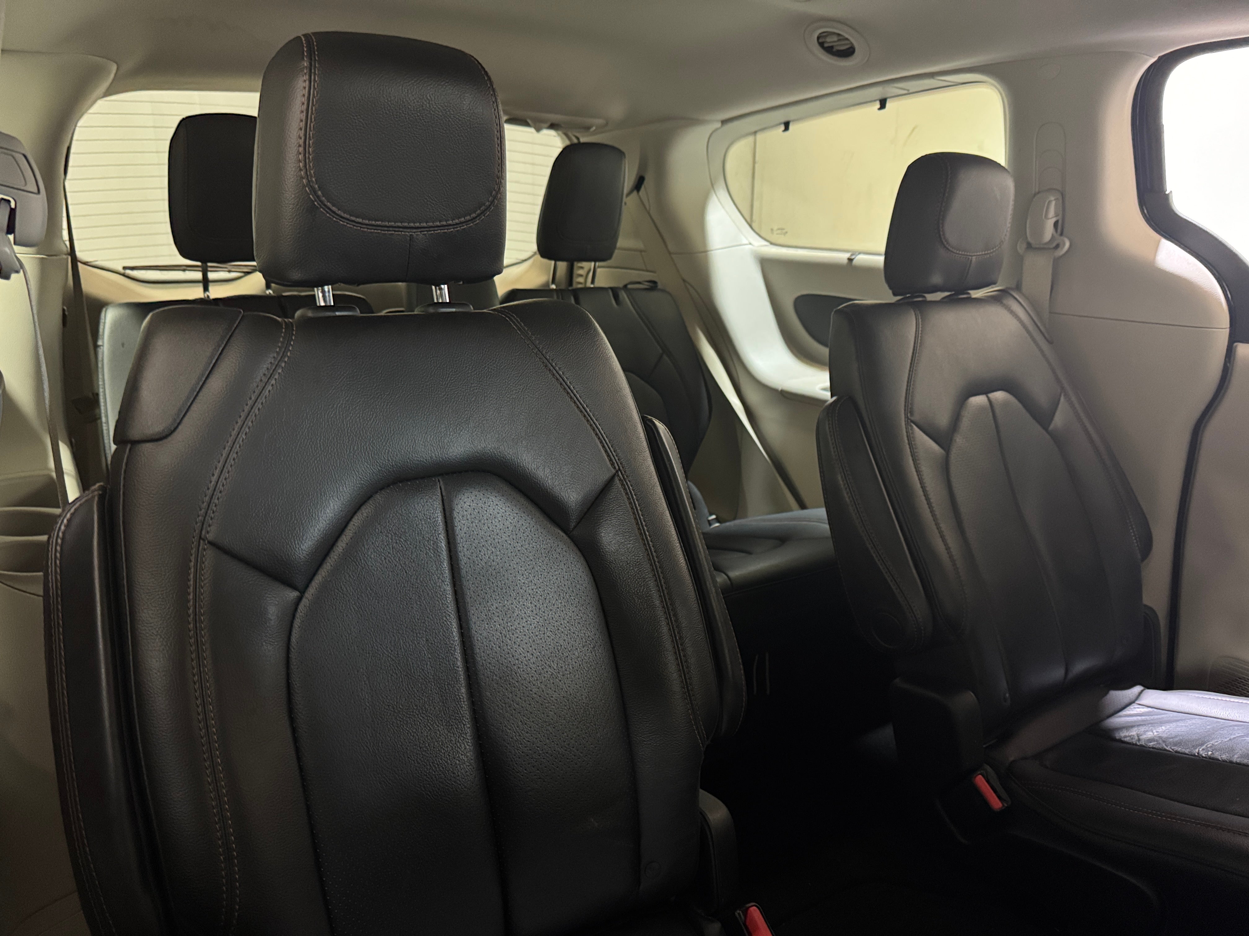 2019 Chrysler Pacifica Touring L 5