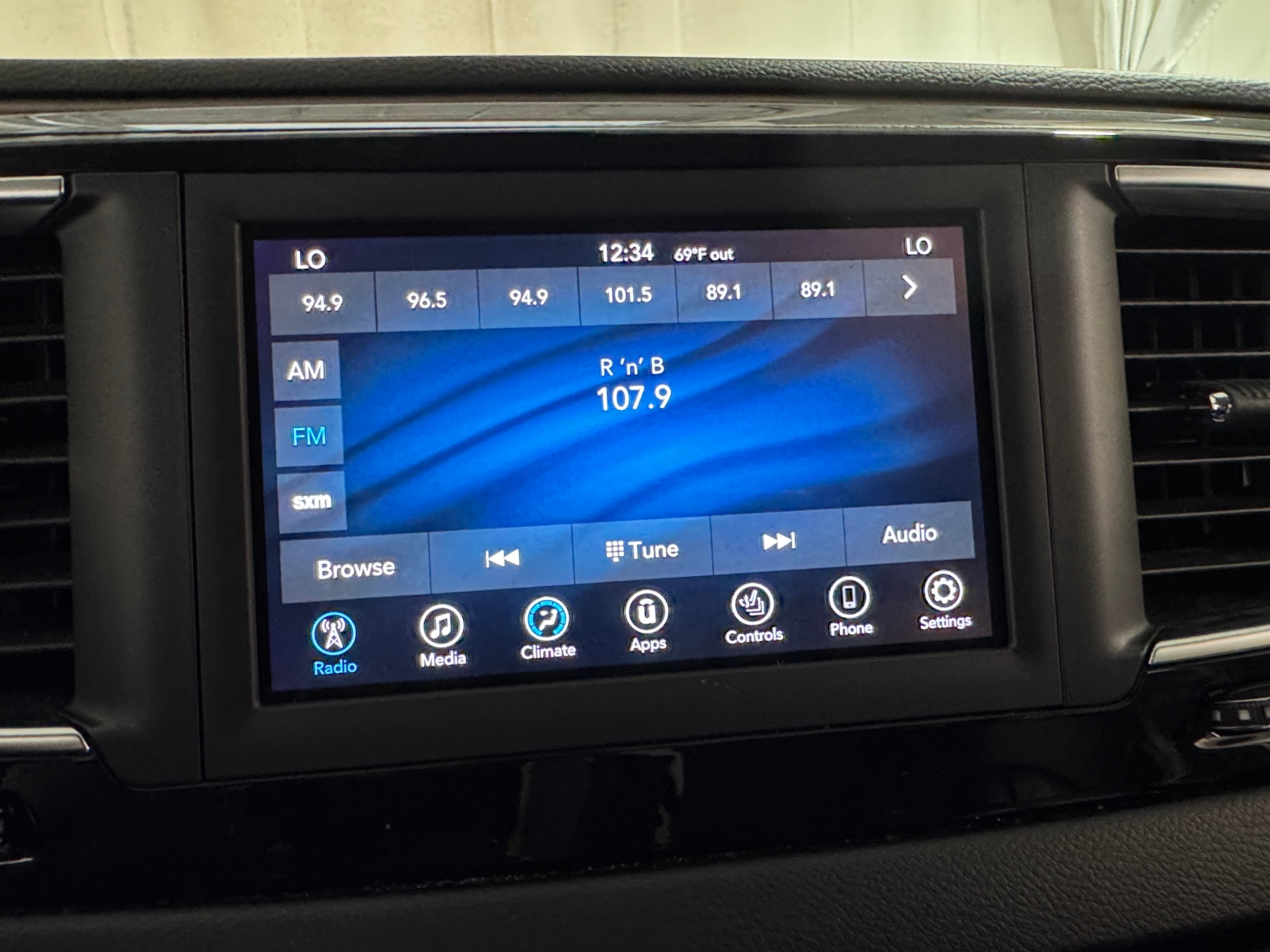 2019 Chrysler Pacifica Touring L 3