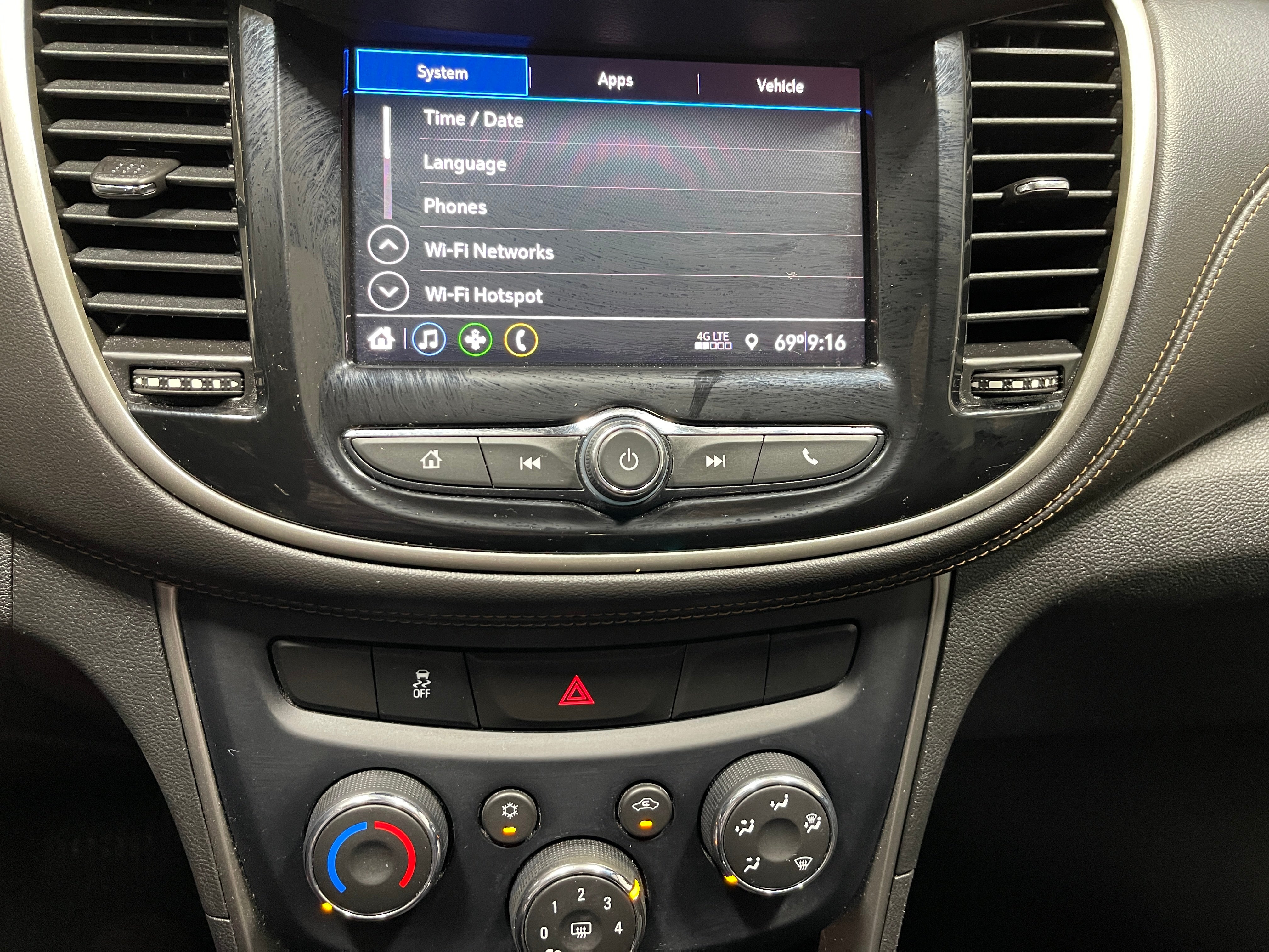 2020 Chevrolet Trax LS 4