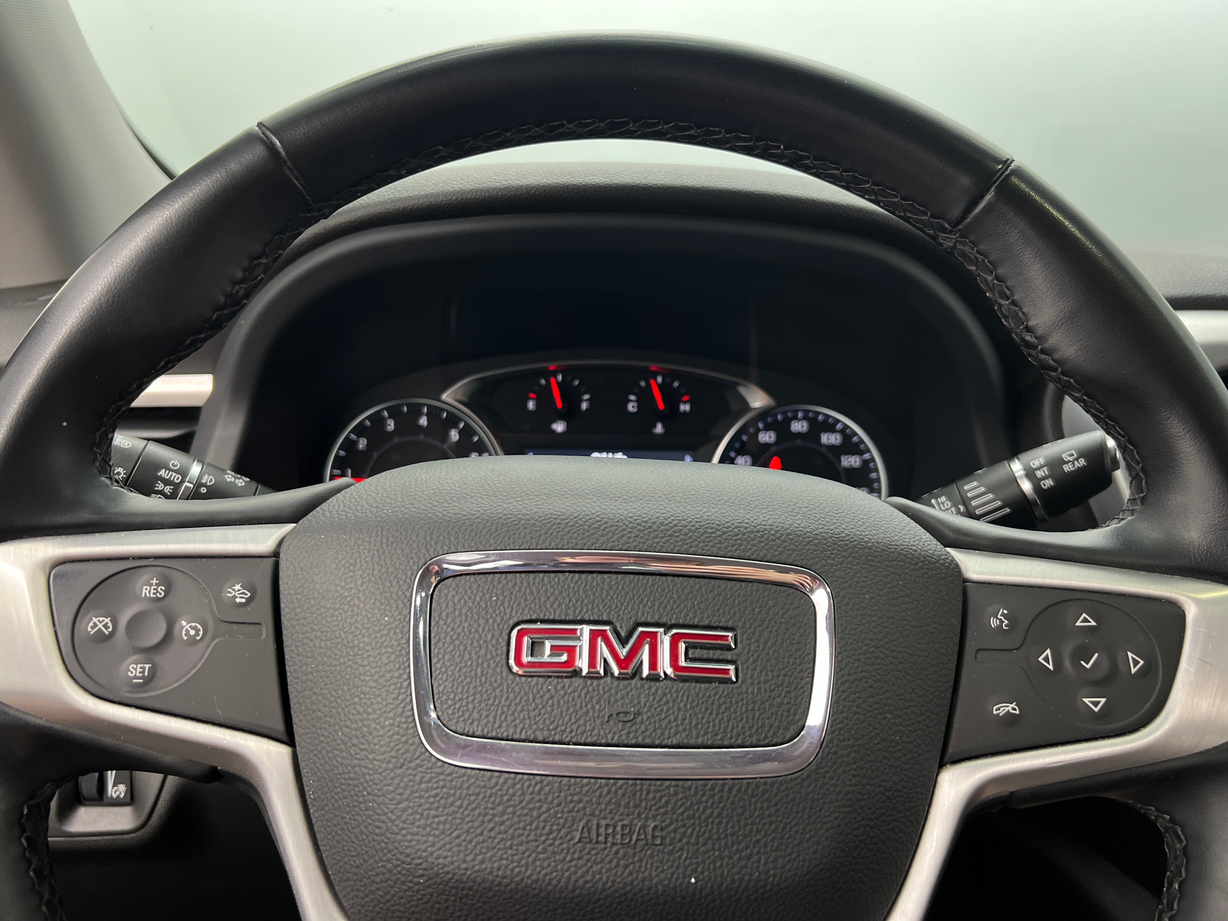 2023 GMC Acadia SLT 5