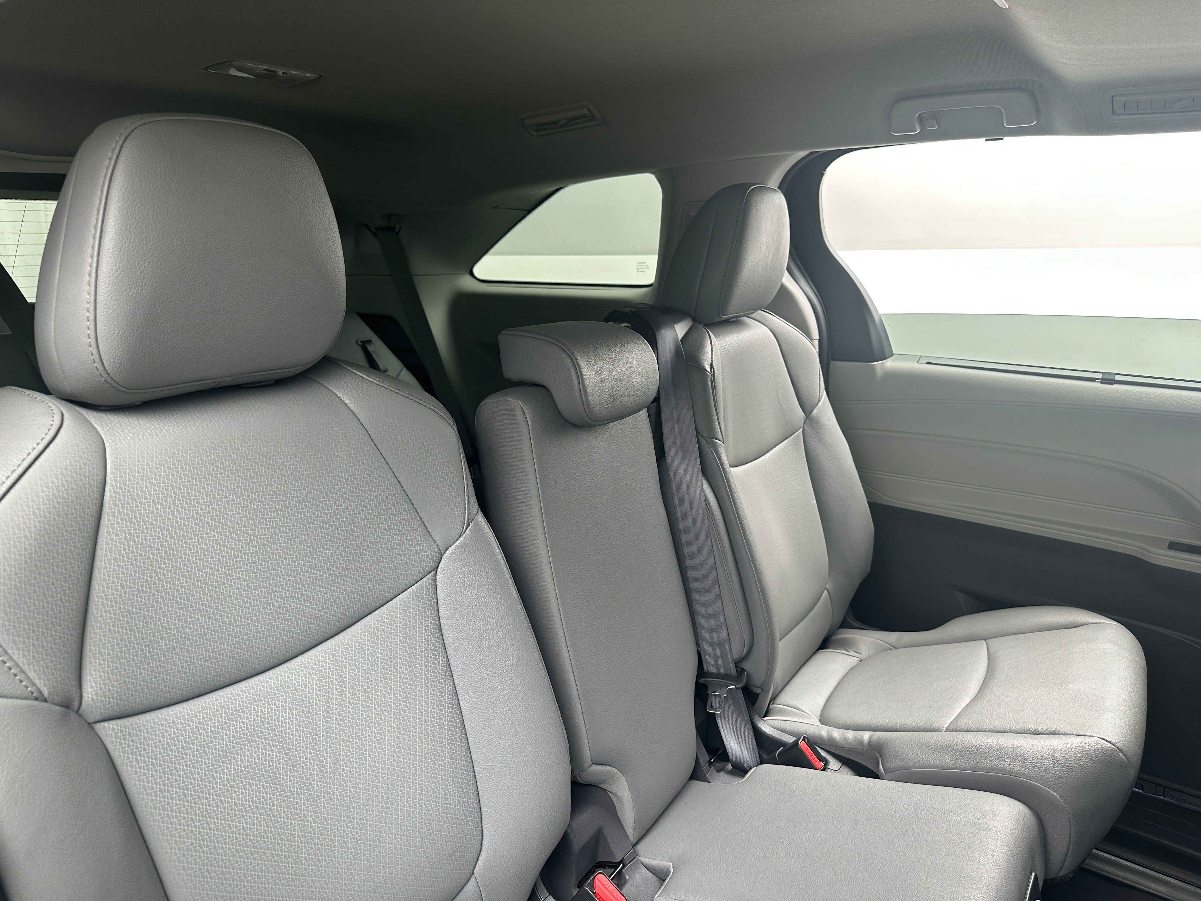 2024 Toyota Sienna XLE 5