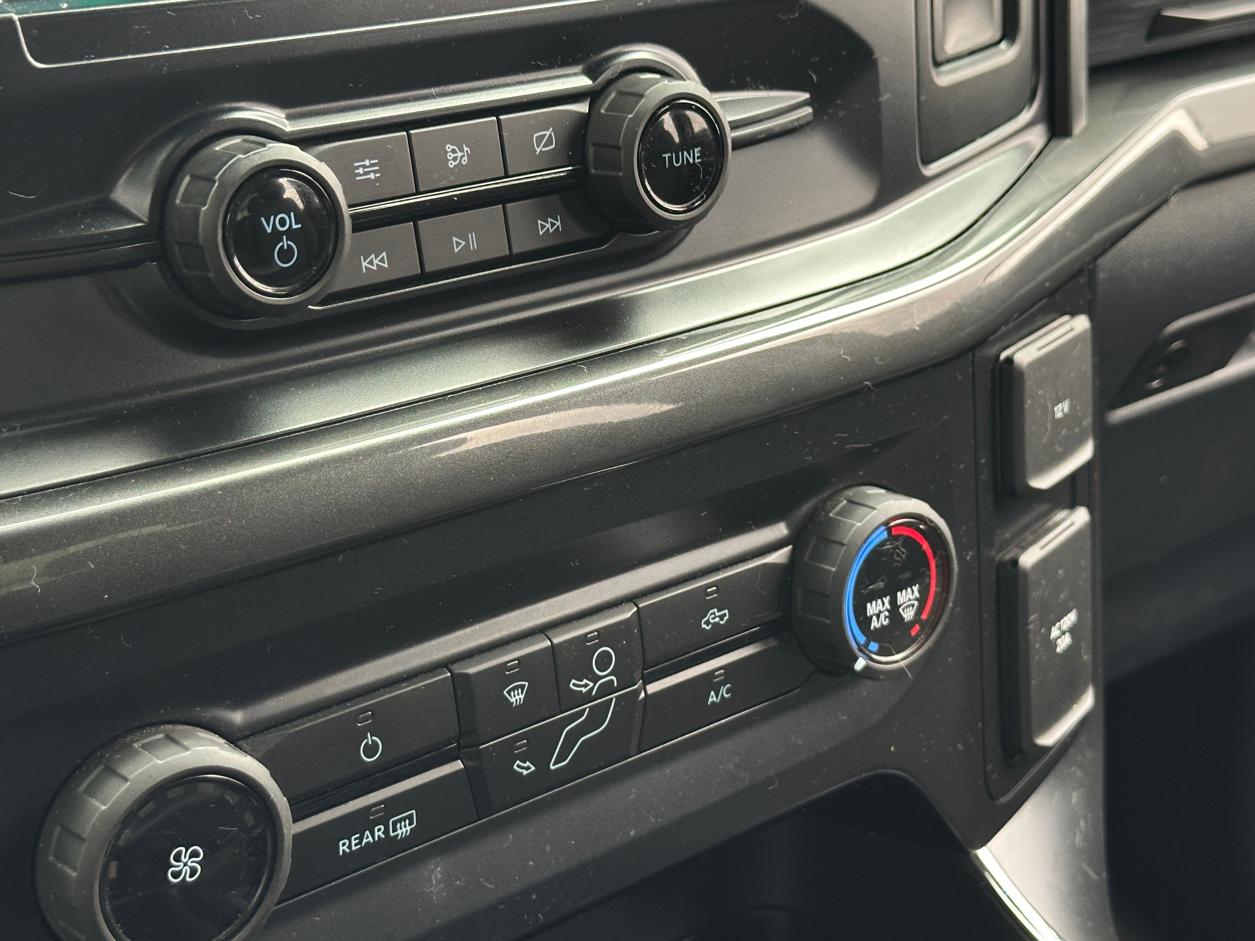 2021 Ford Econoline E-150 4