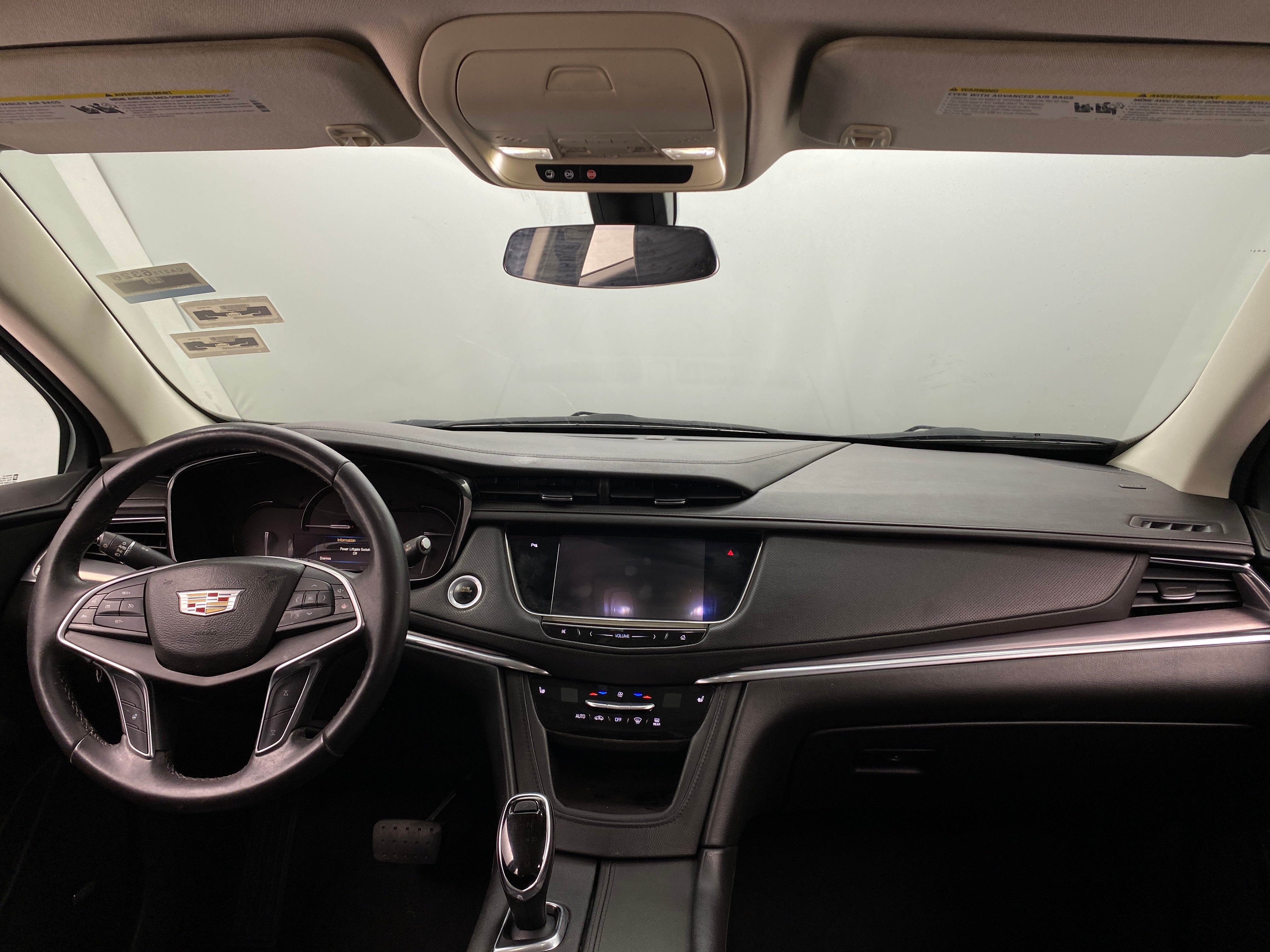 2017 Cadillac XT5 Luxury 2