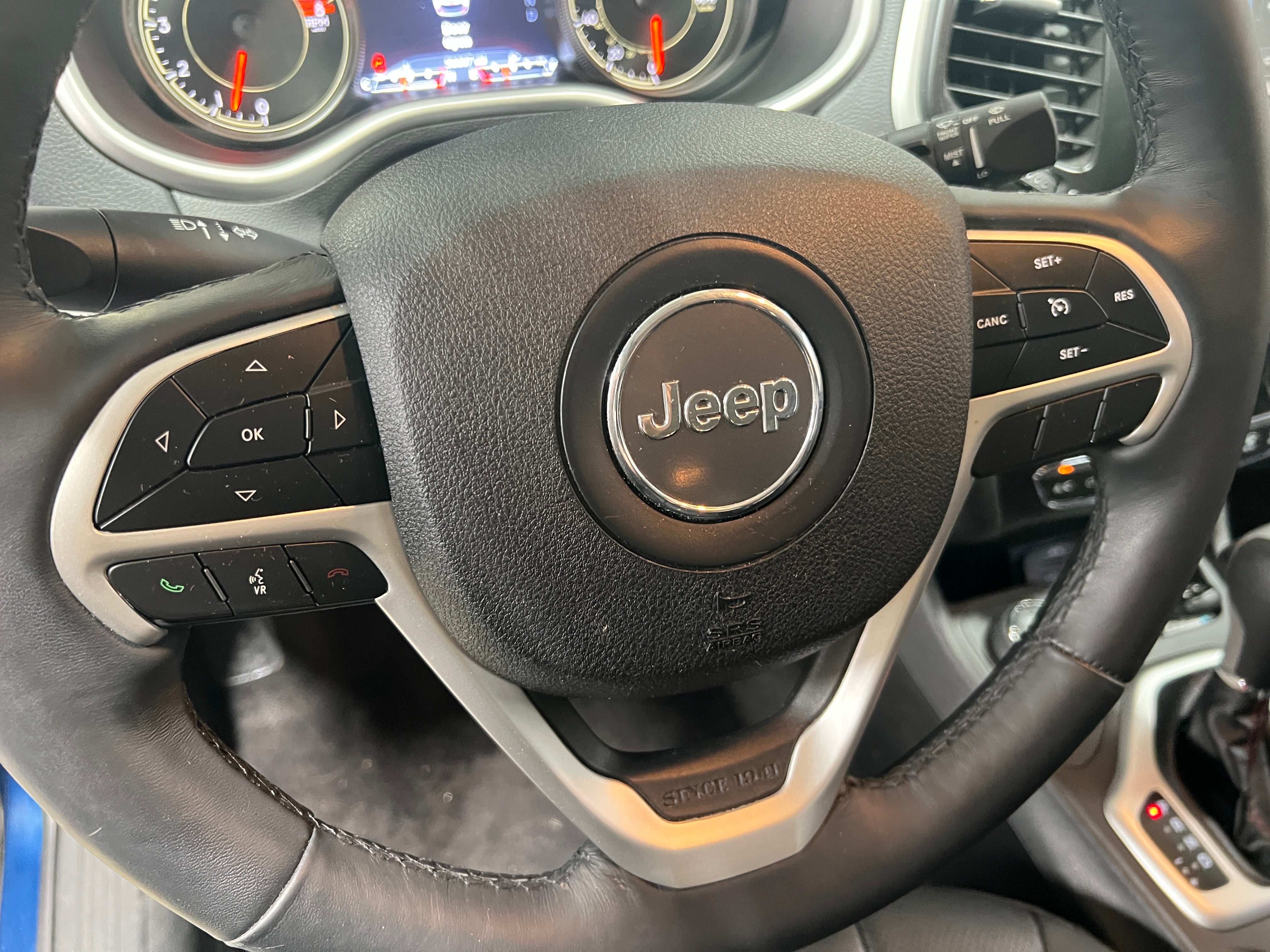 2018 Jeep Cherokee  4