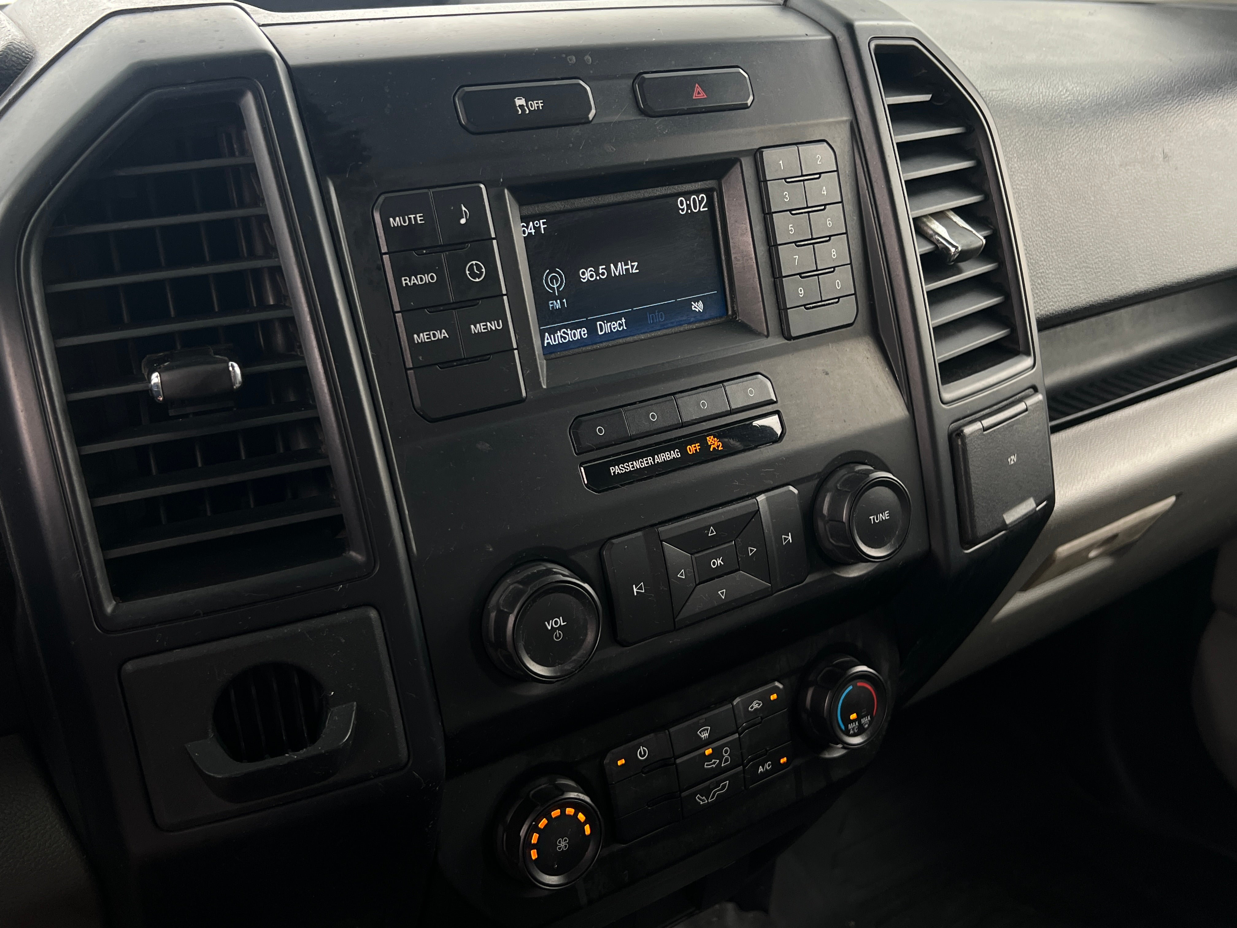 2016 Ford Econoline E-150 4