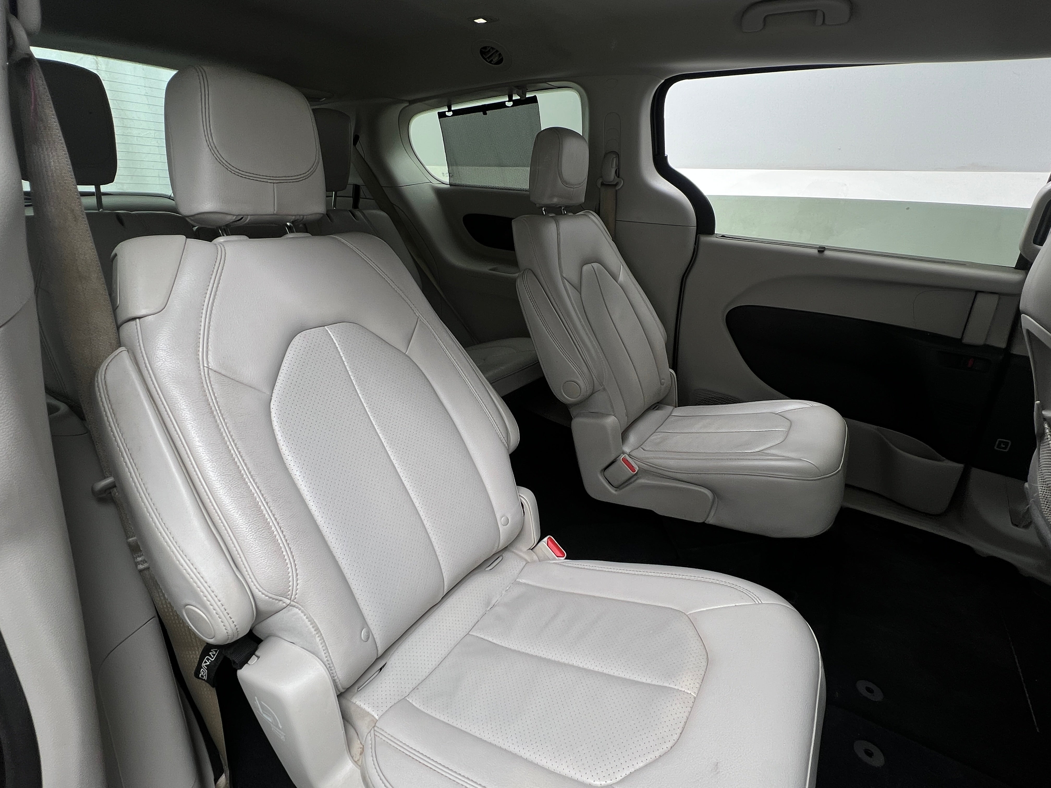 2020 Chrysler Pacifica Touring L 5