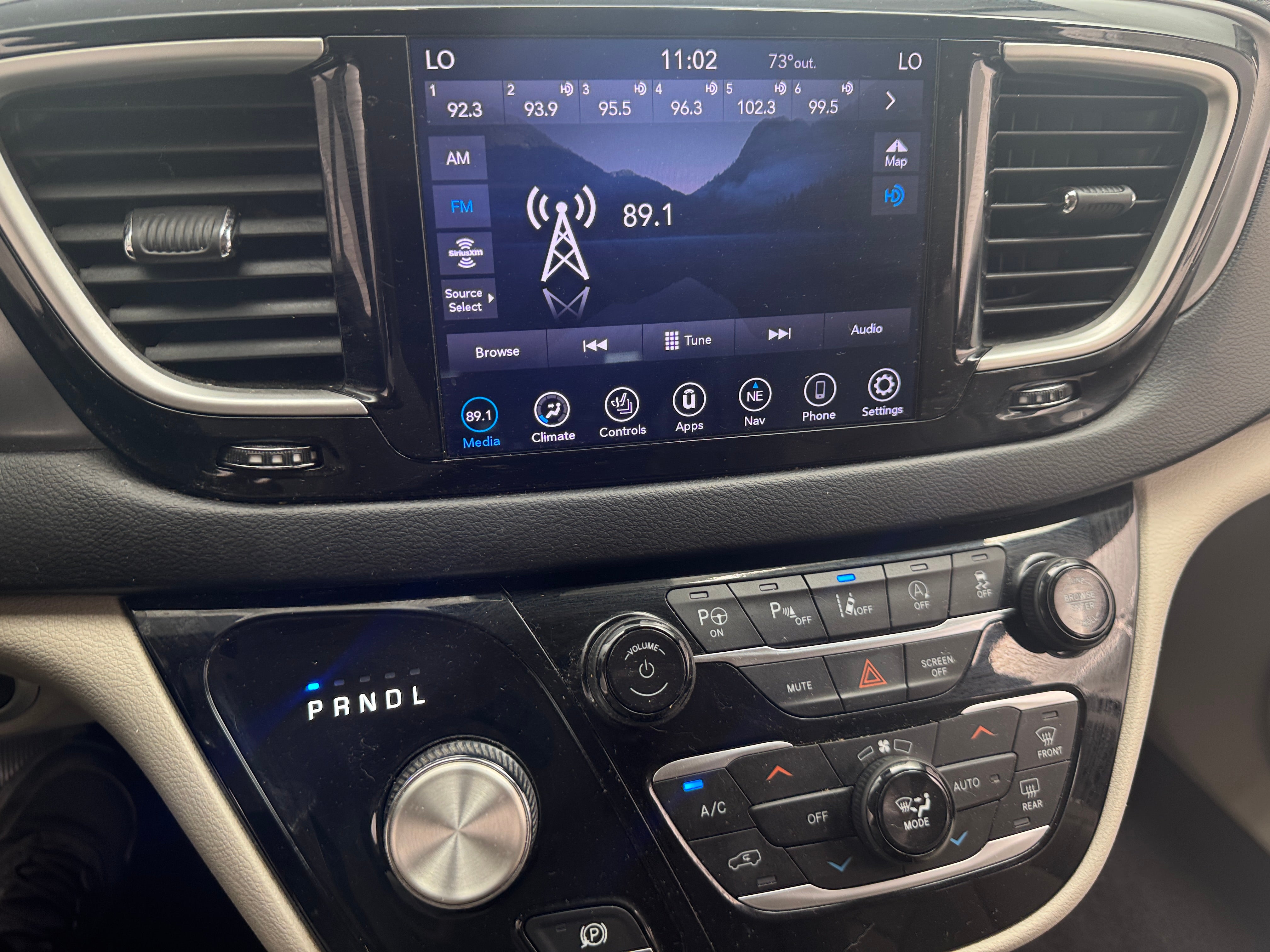 2020 Chrysler Pacifica Touring L 3