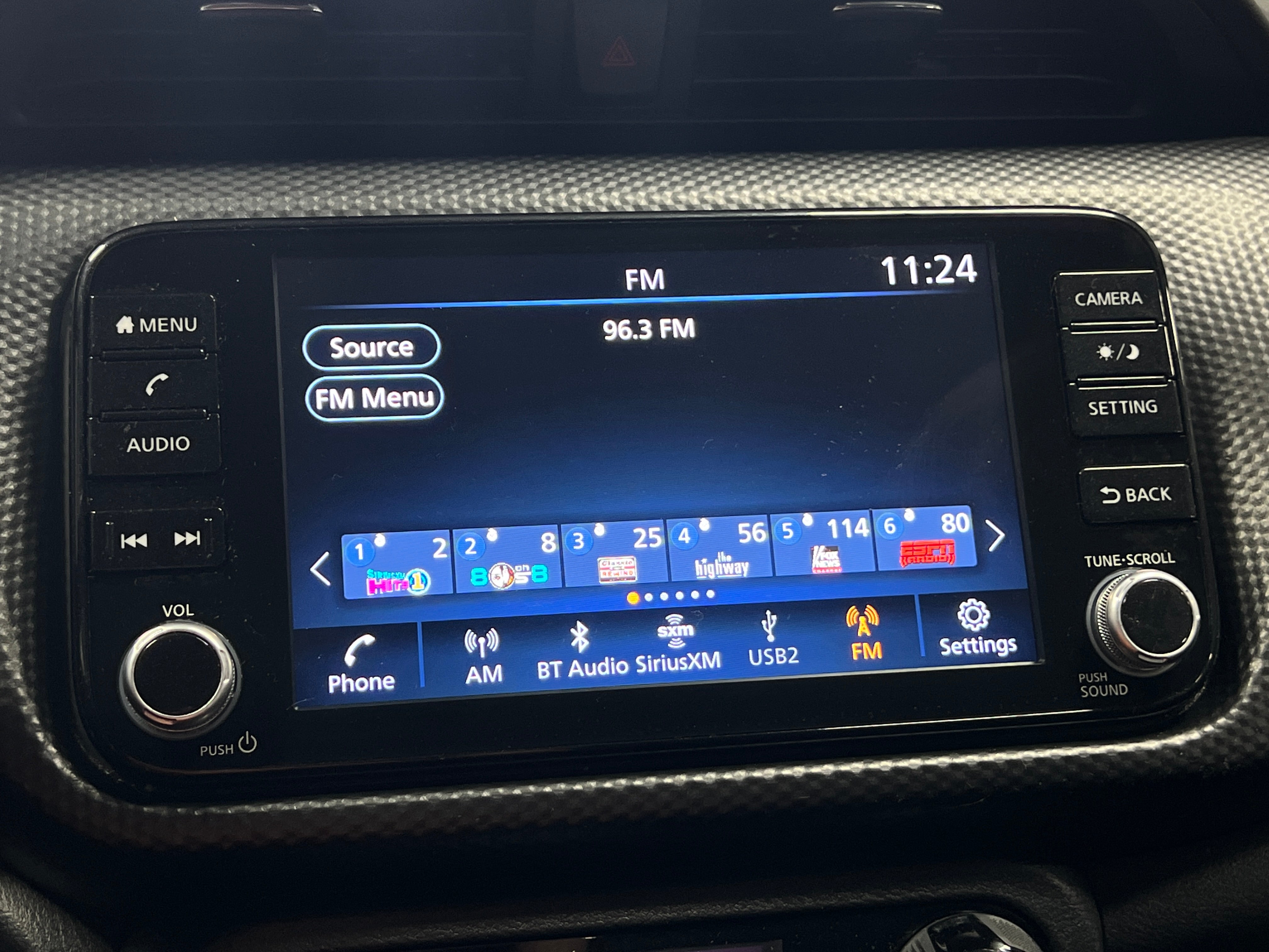 2022 Nissan Kicks SV 4