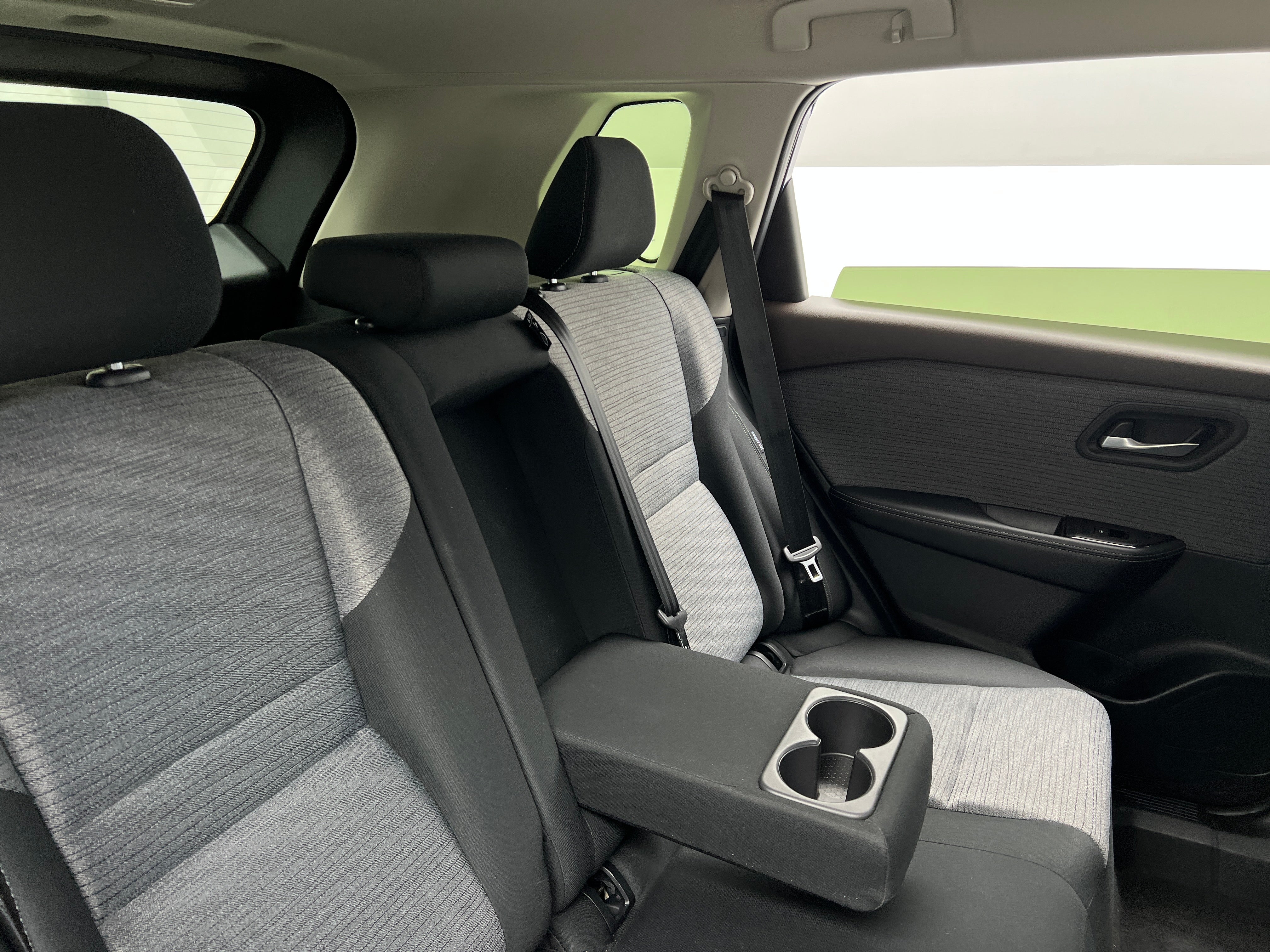 2023 Nissan Rogue SV 6
