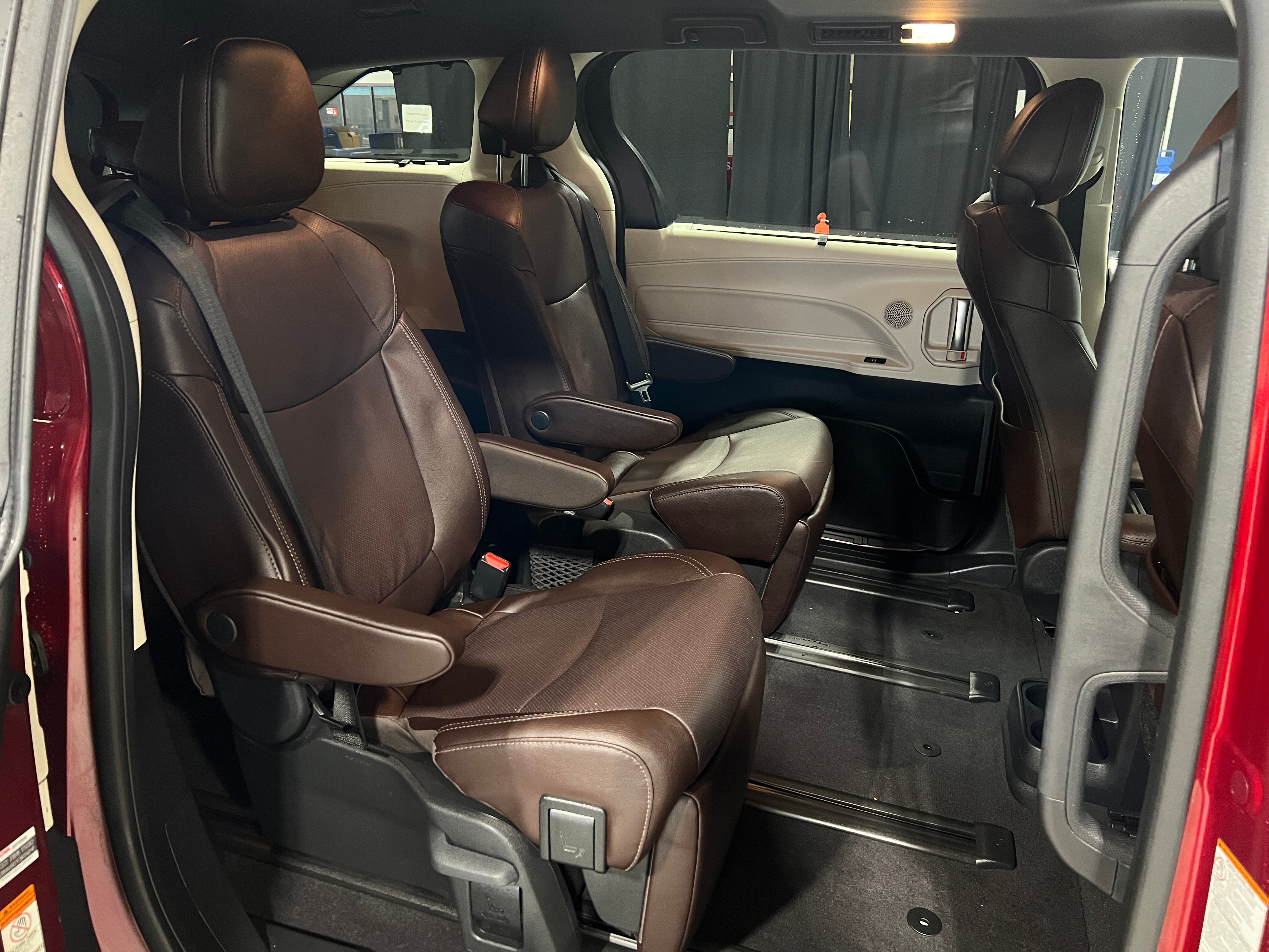 2024 Toyota Sienna Platinum 5