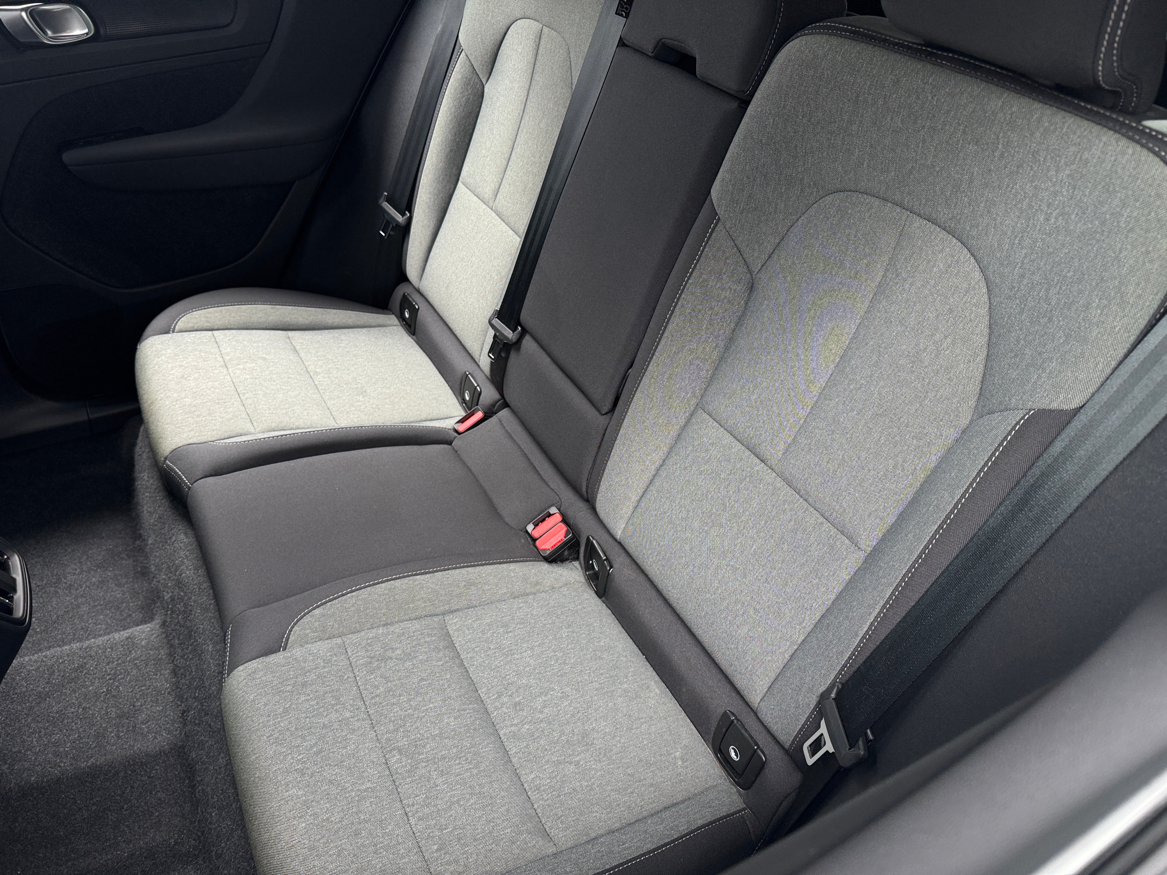 2024 Volvo XC40 B5 Core 6