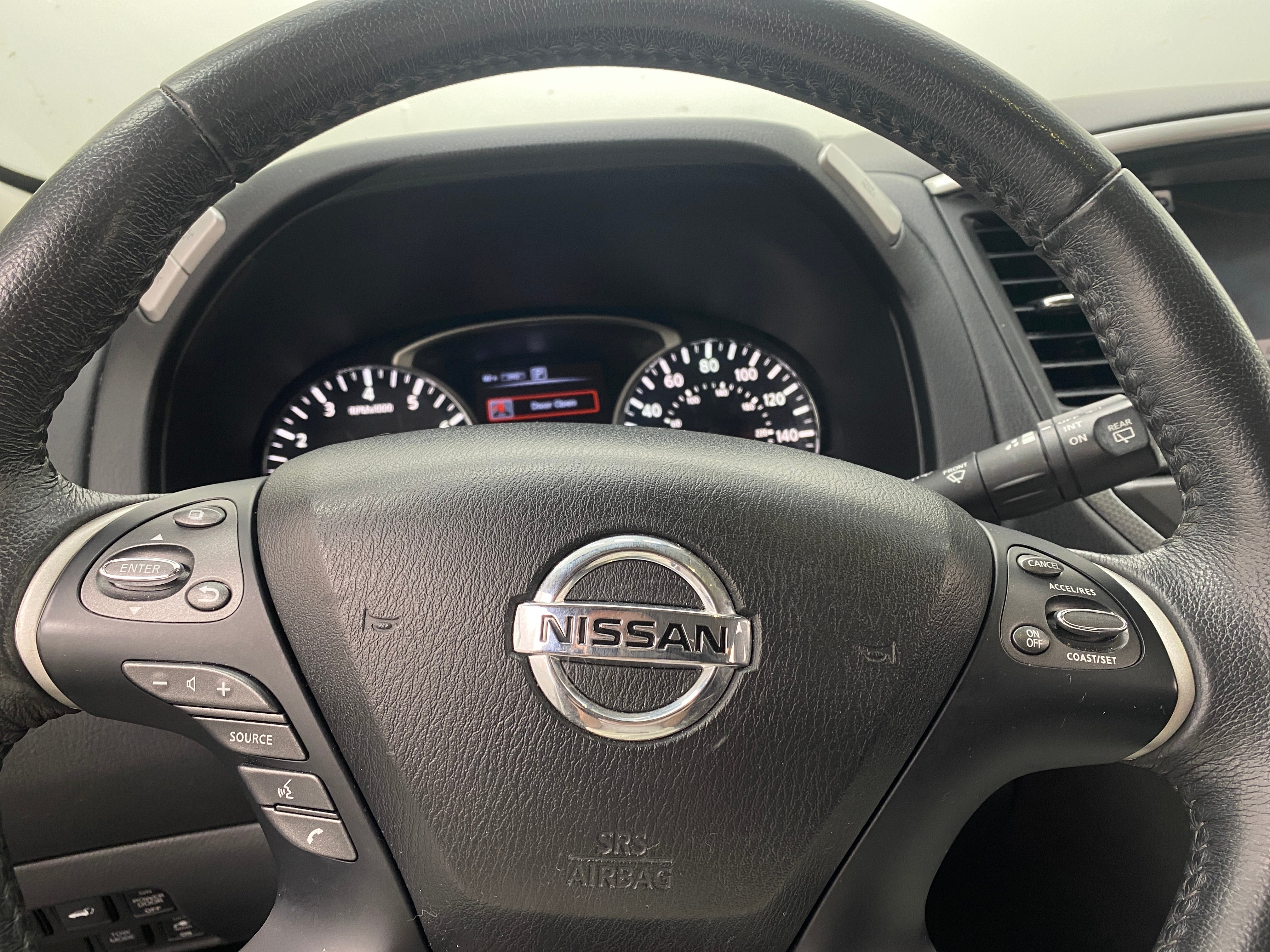 2017 Nissan Pathfinder SL 4