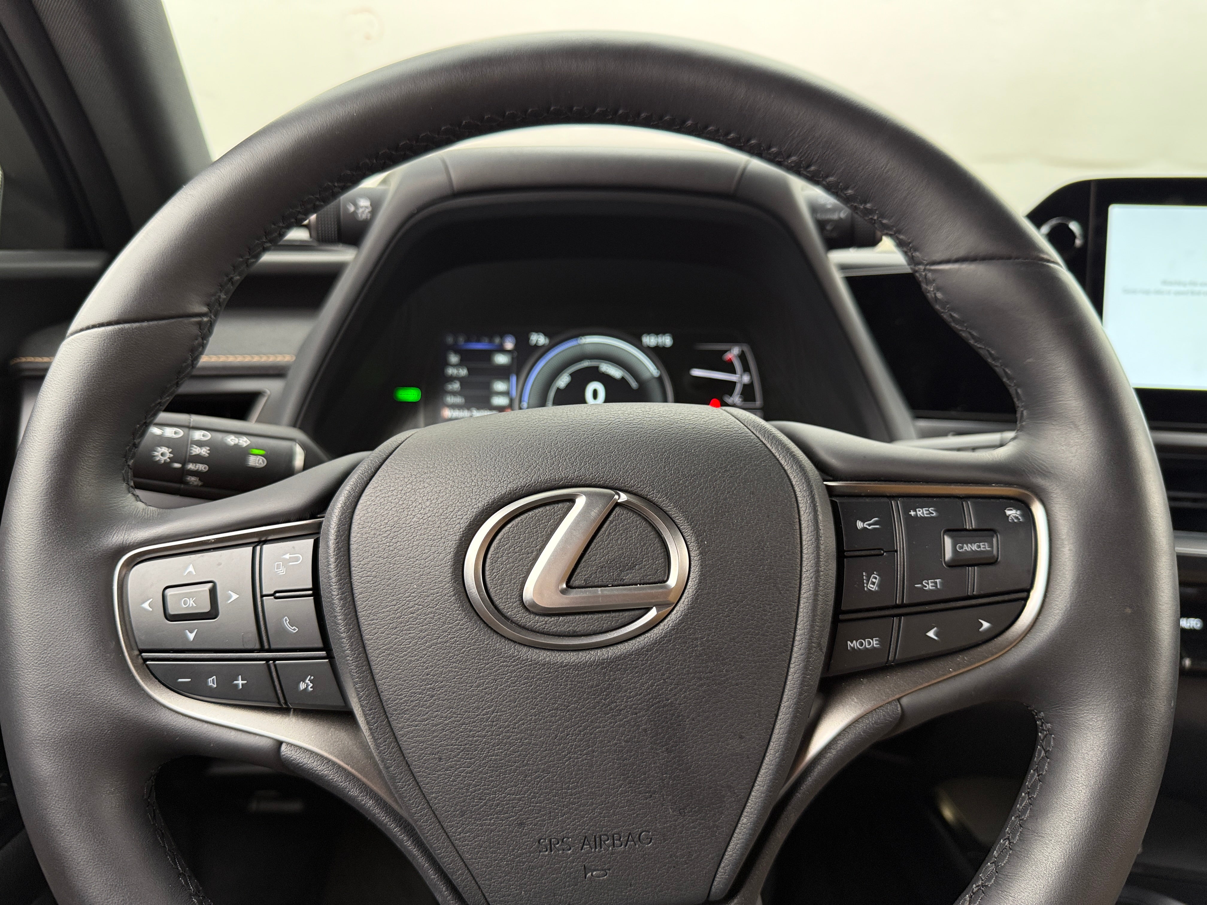 2023 Lexus UX 250h 4