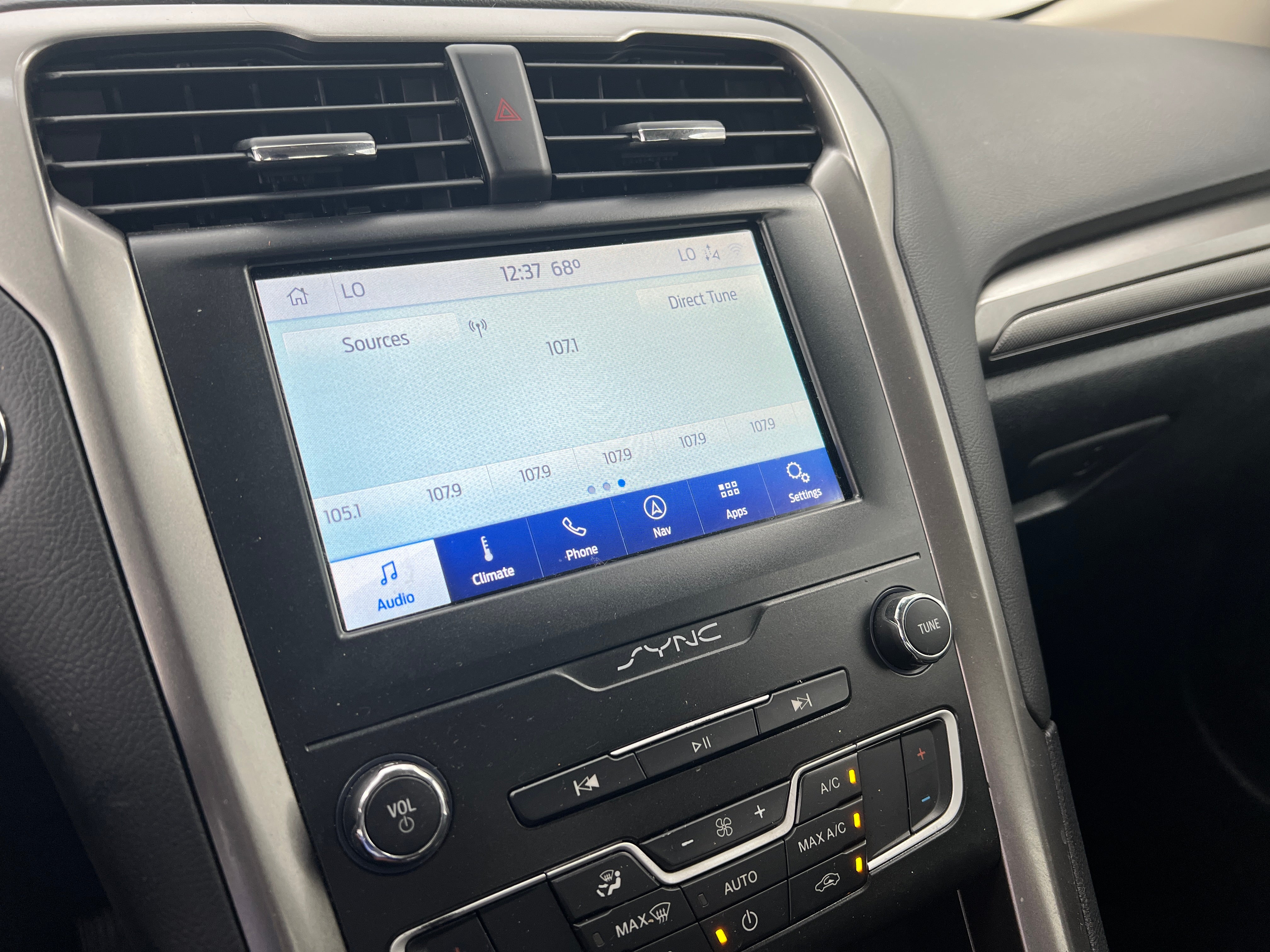 2020 Ford Fusion SE 4