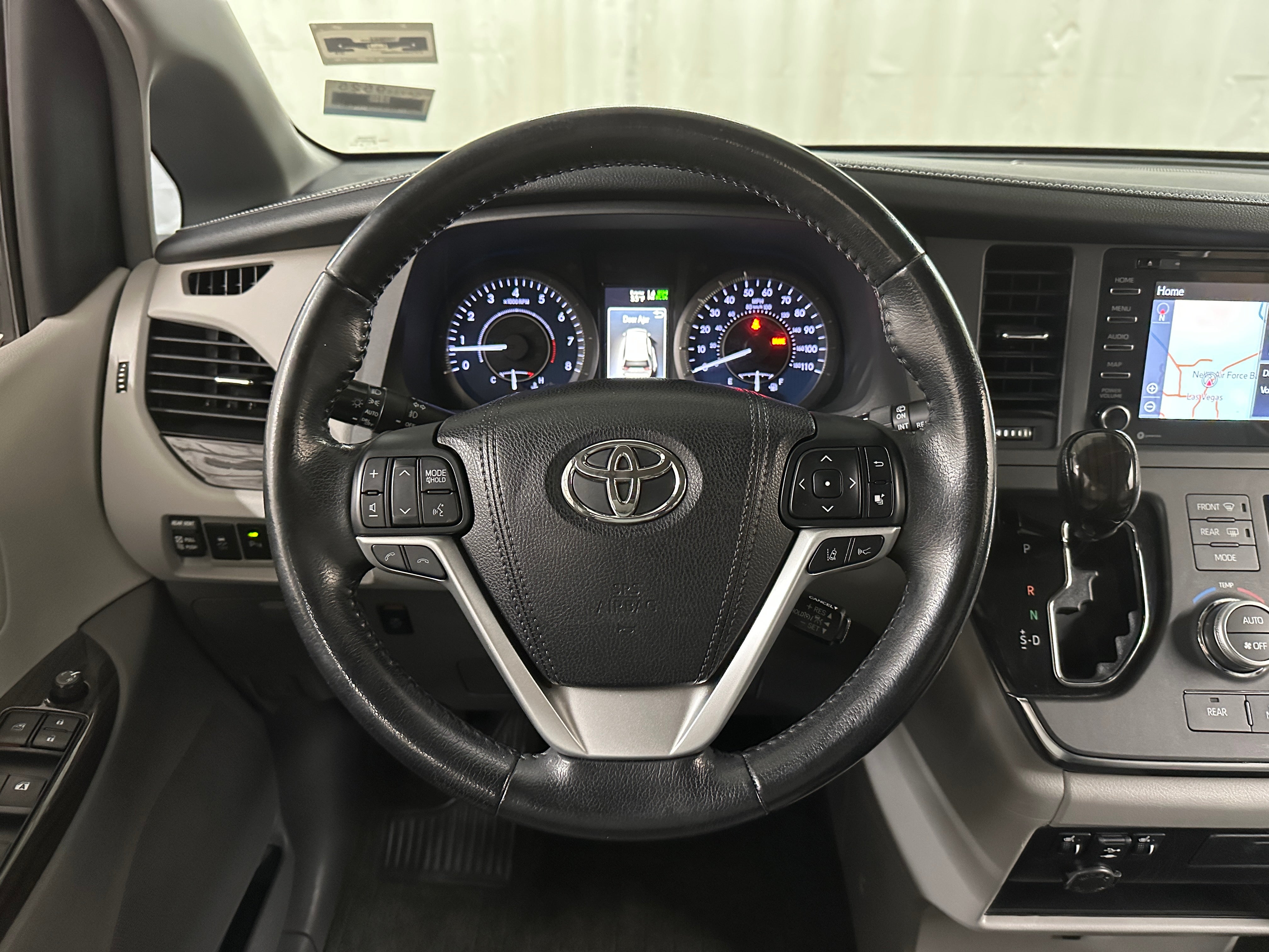 2018 Toyota Sienna XLE 4