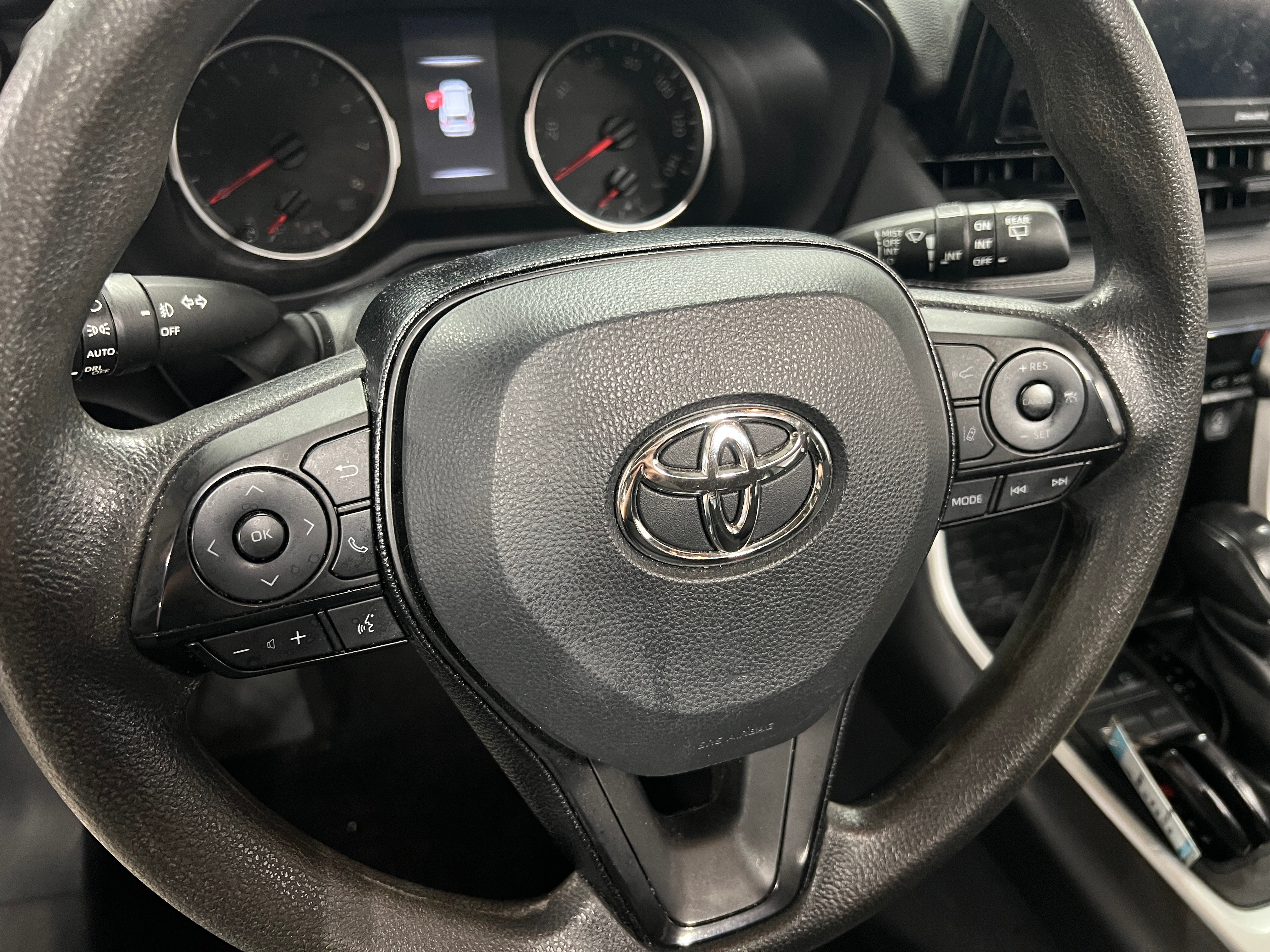 2021 Toyota RAV4 XLE 5