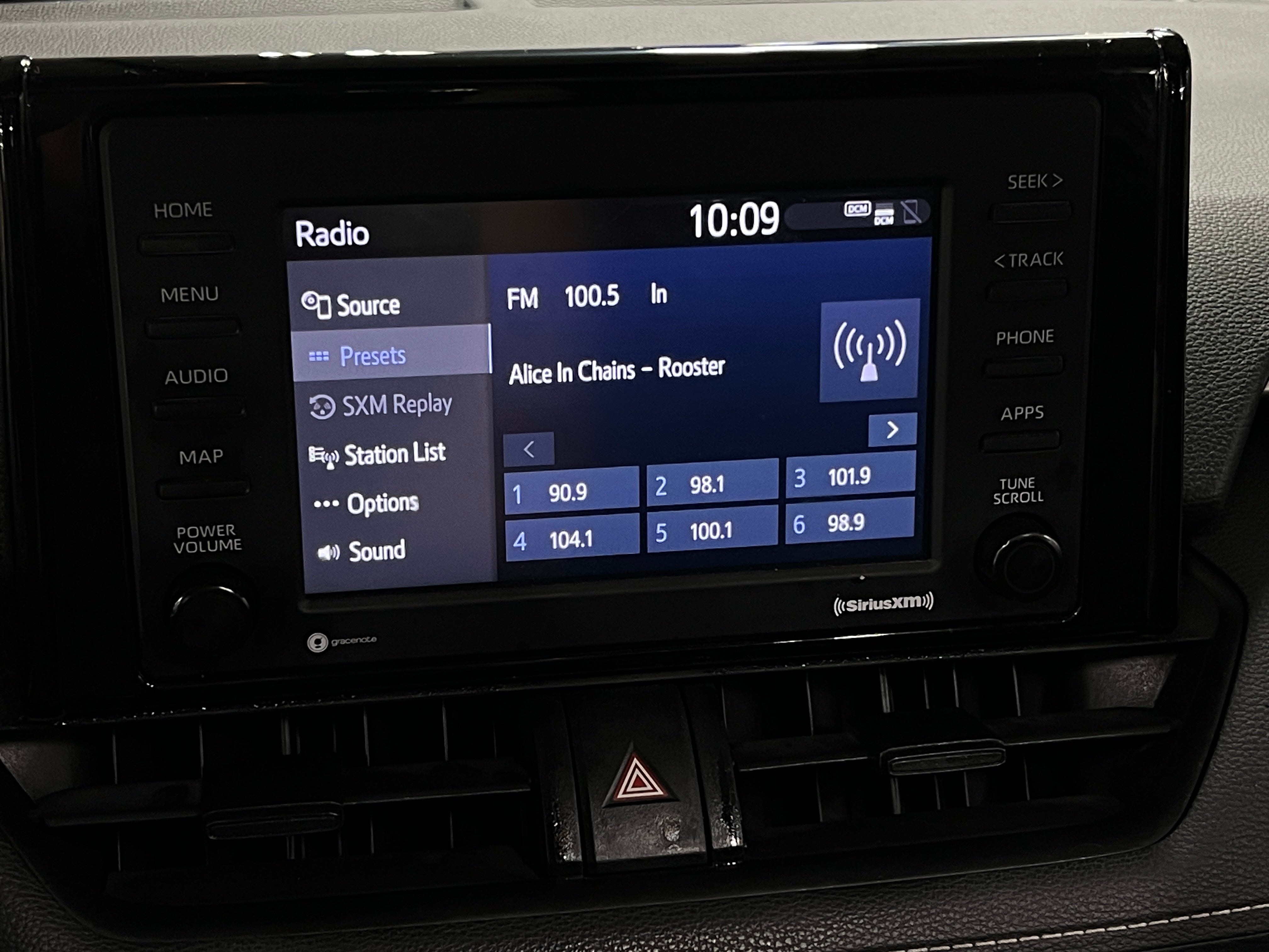 2021 Toyota RAV4 XLE 4