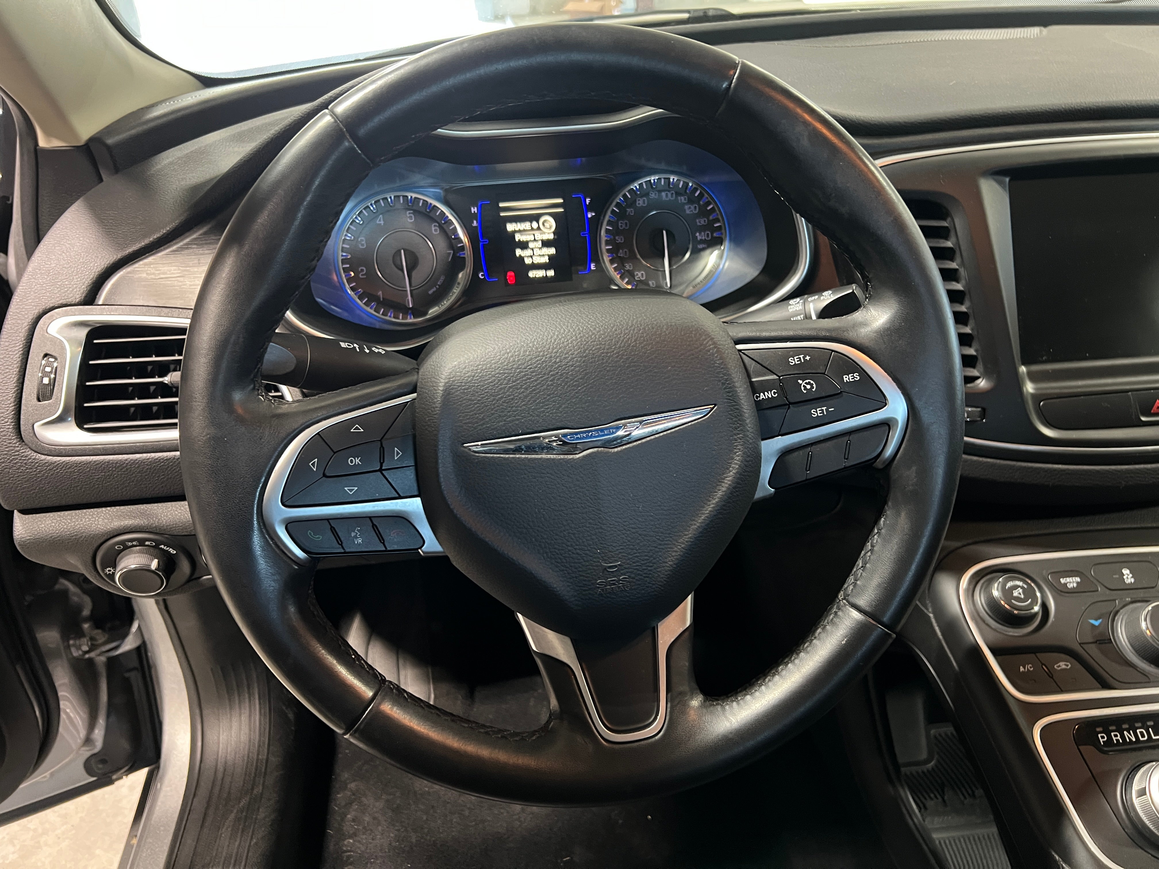 2017 Chrysler 200 Limited 4