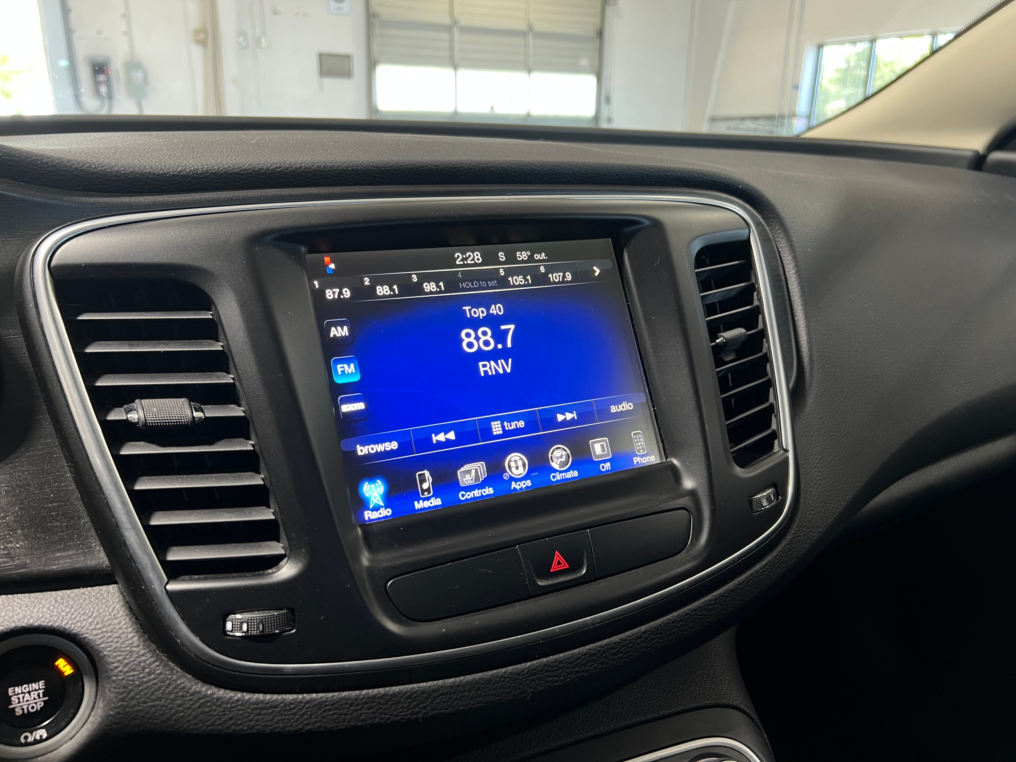 2017 Chrysler 200 Limited 3