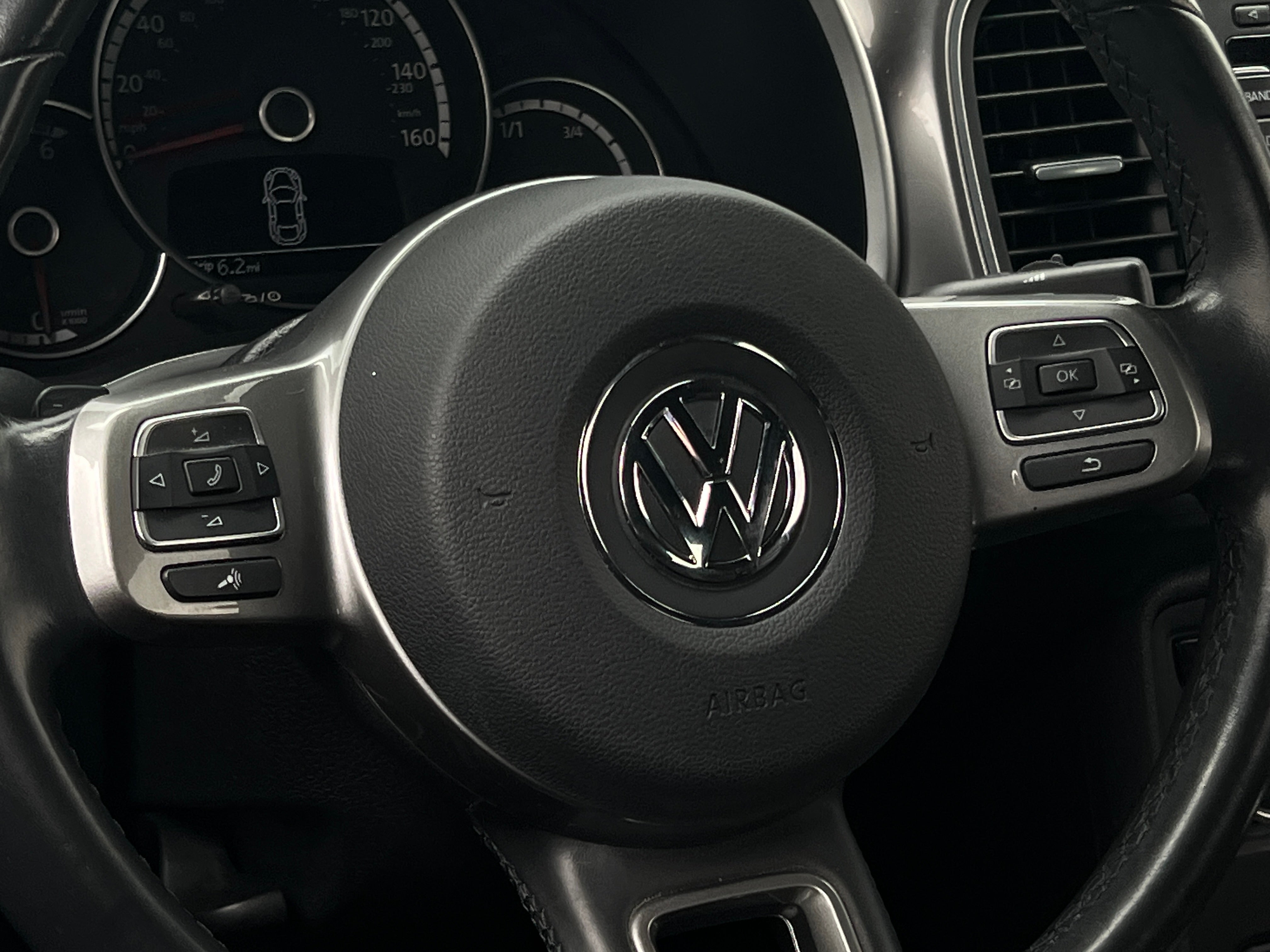 2014 Volkswagen Beetle  4