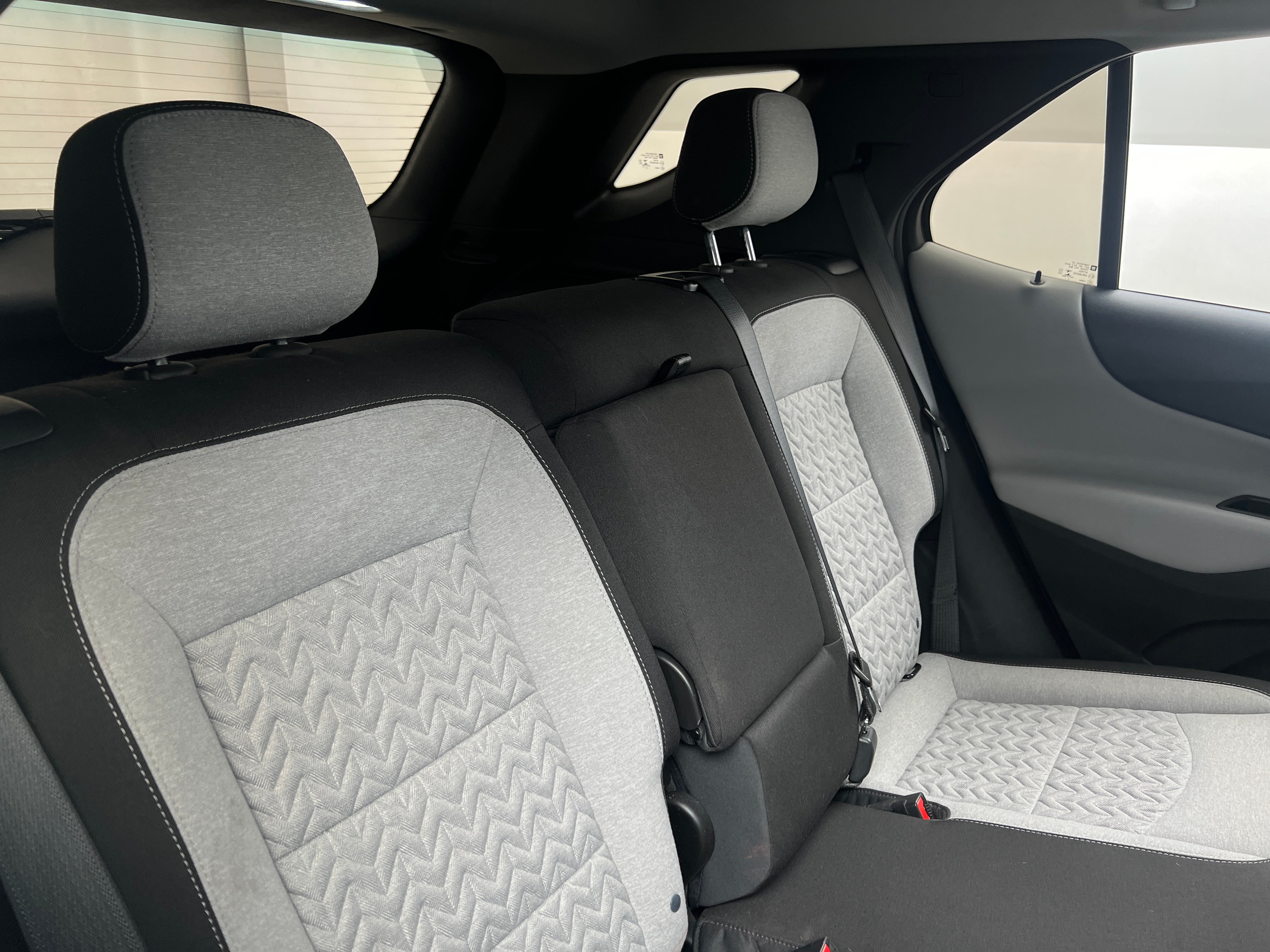 2022 Chevrolet Equinox LS 6