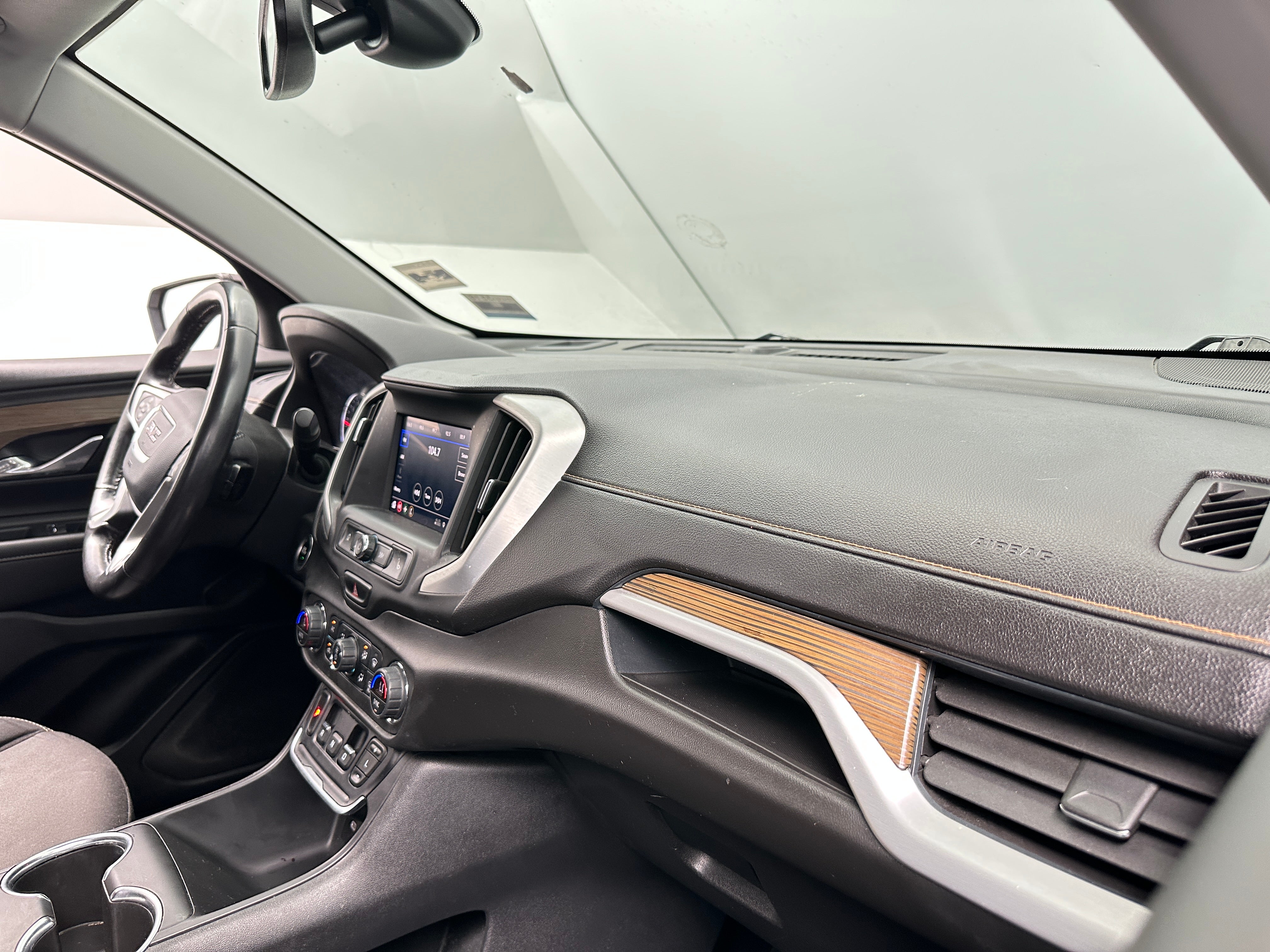 2020 GMC Terrain SLE 3