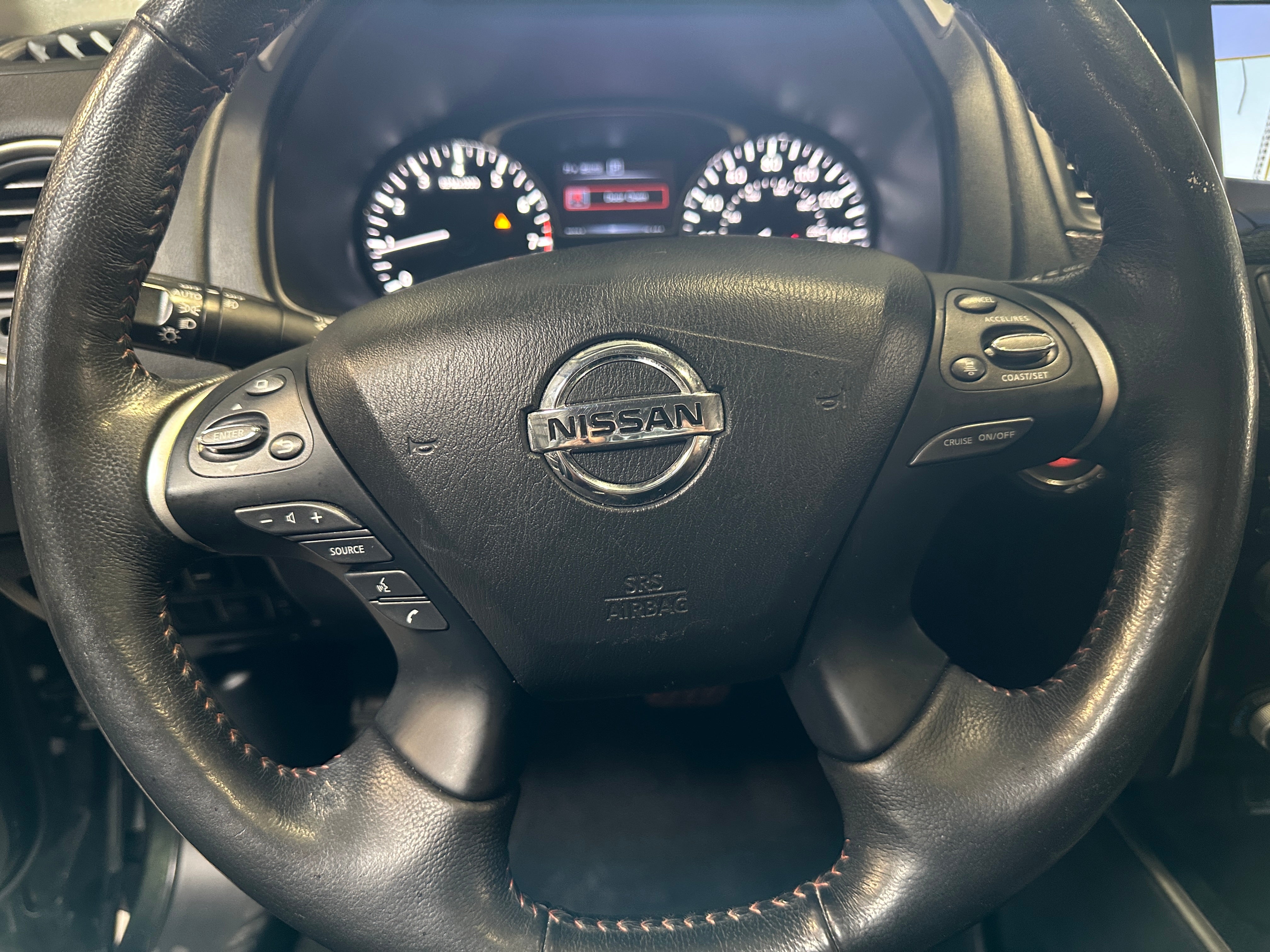 2019 Nissan Pathfinder SL 4