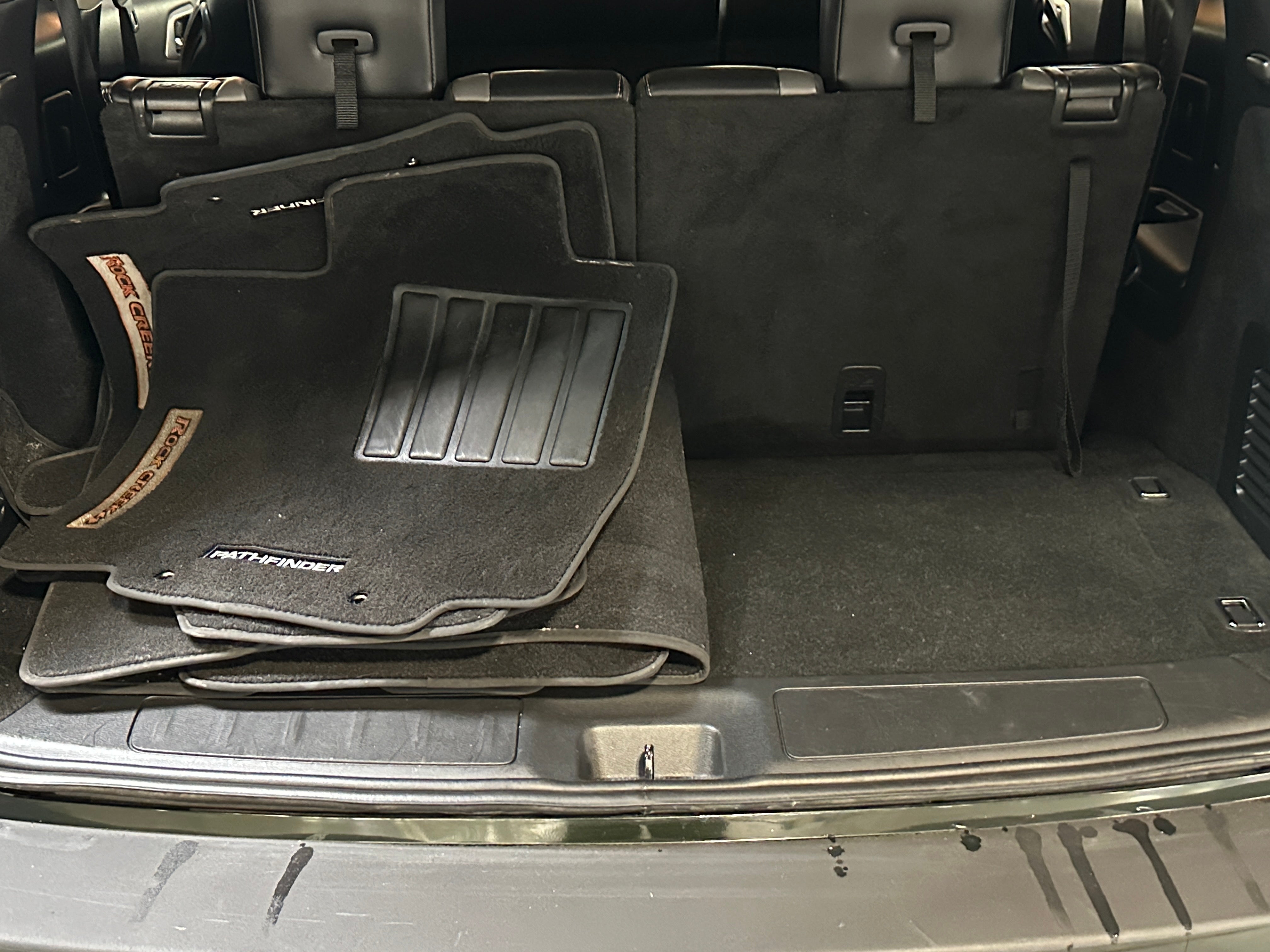 2019 Nissan Pathfinder SL 6