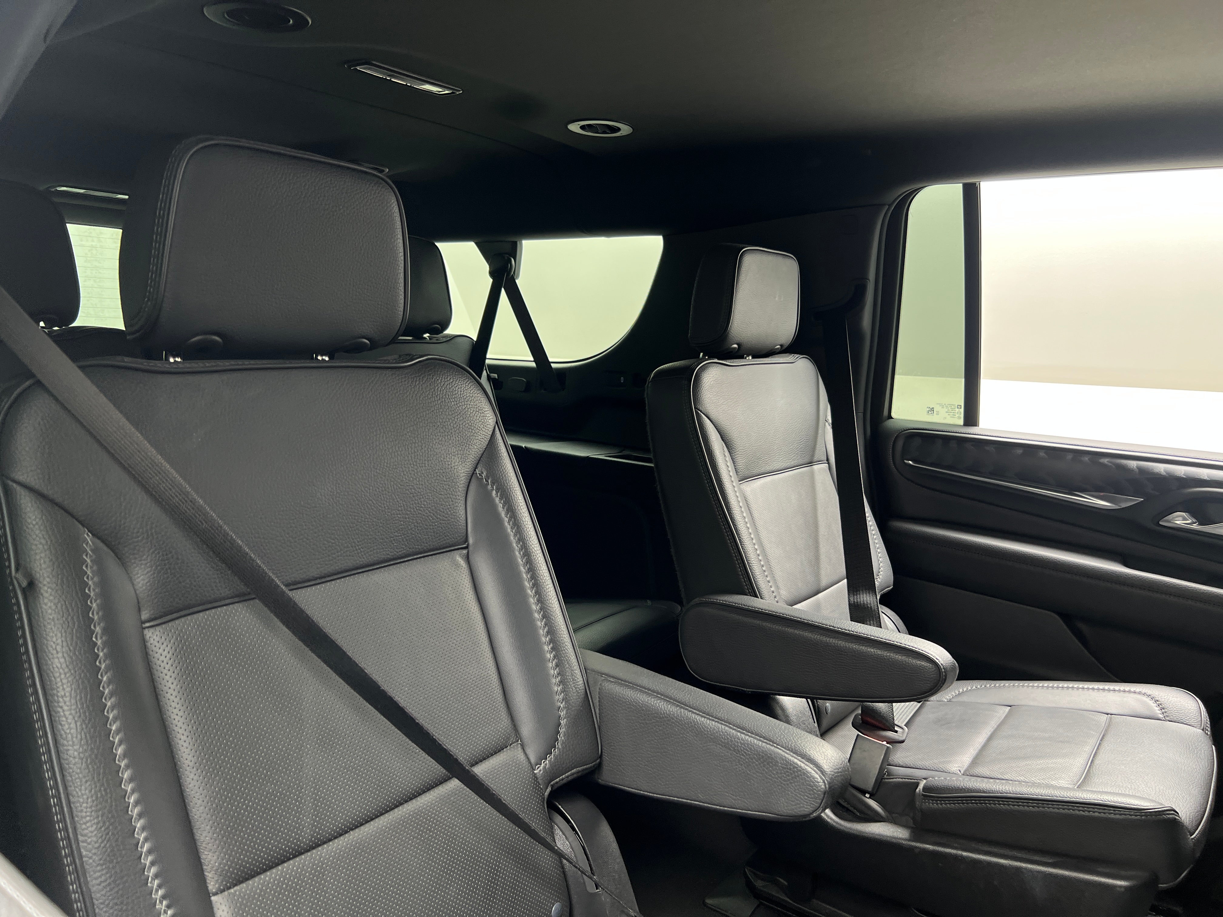2023 GMC Yukon XL Denali 5