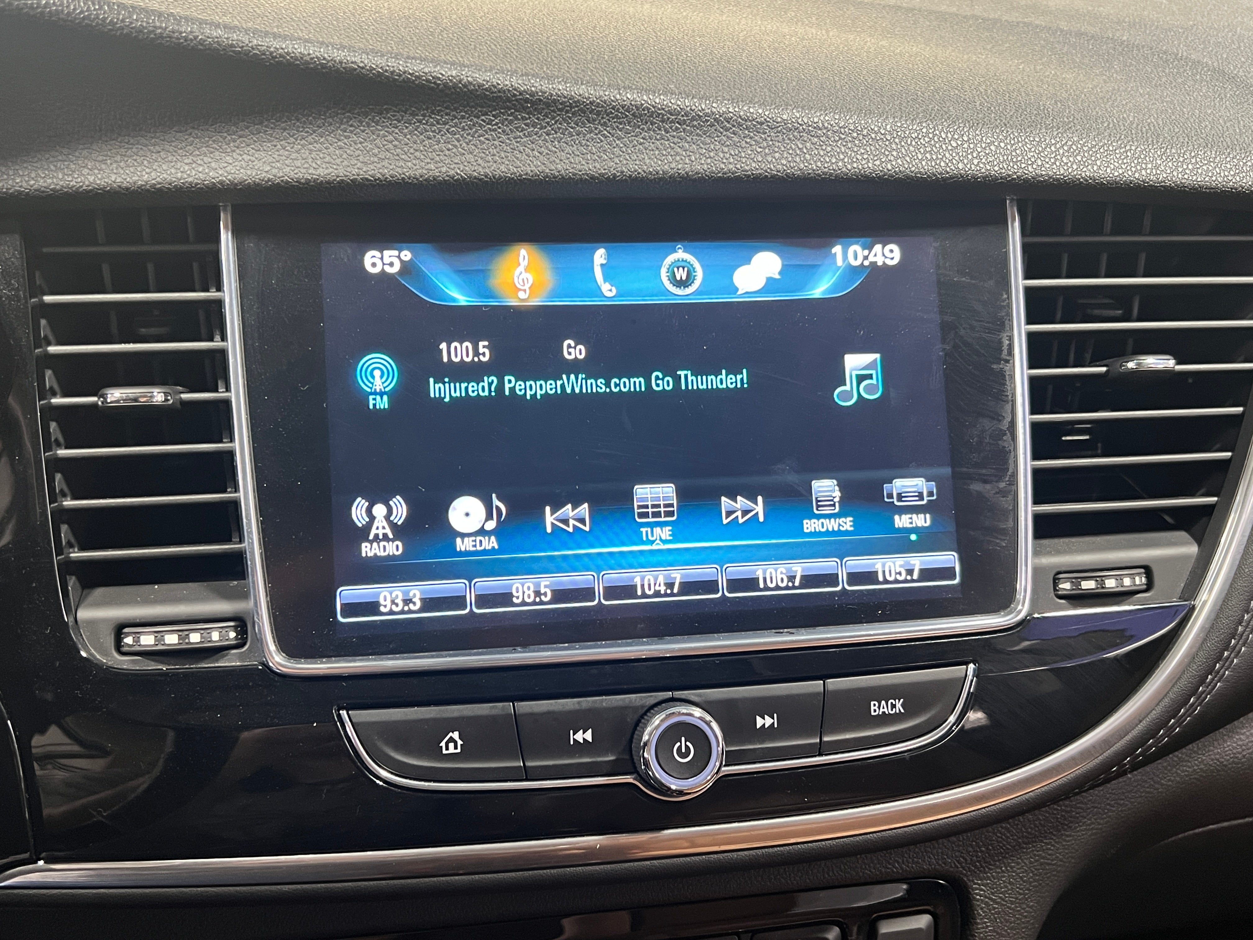 2019 Buick Encore Essence 3