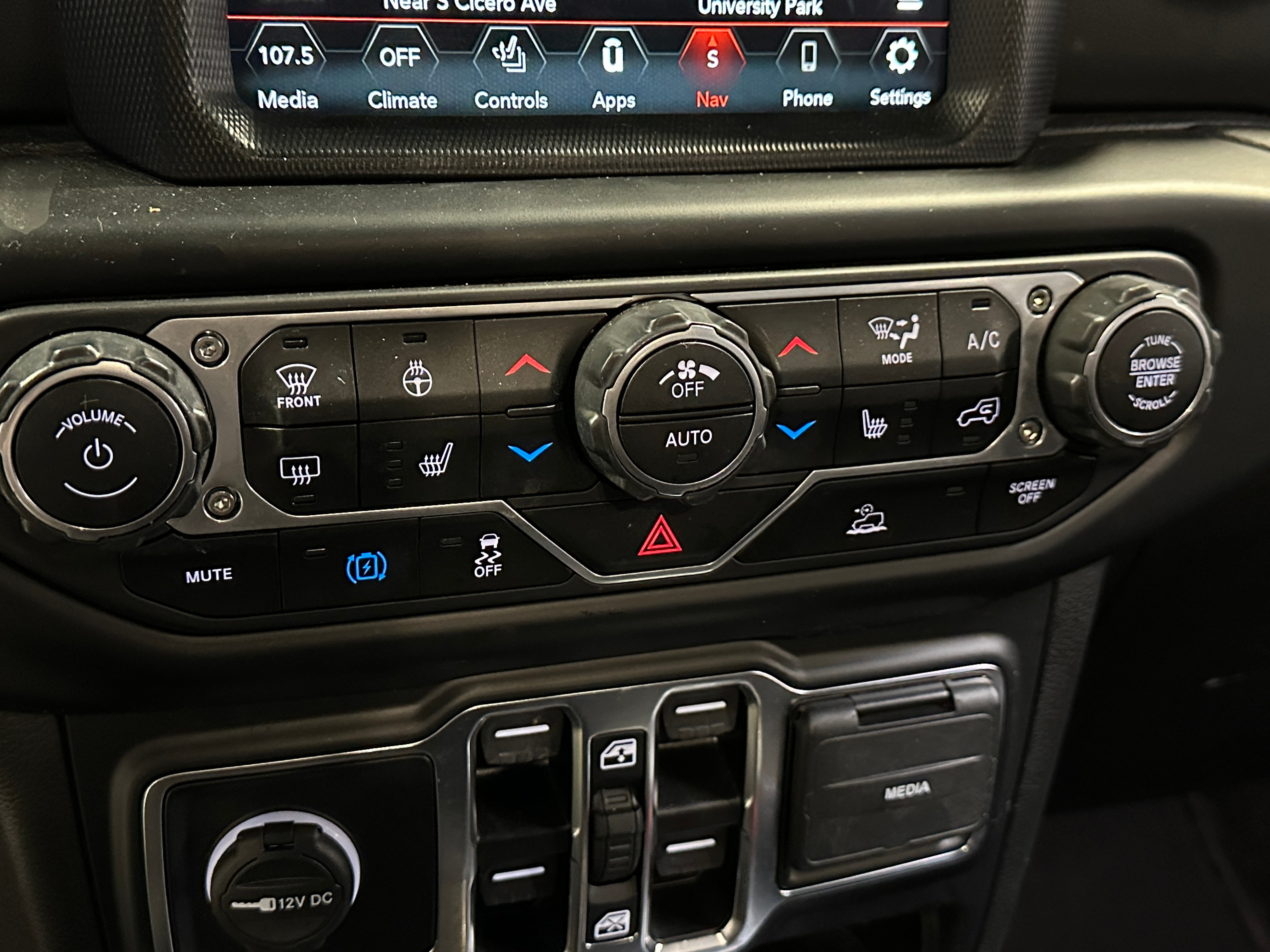 2022 Jeep Wrangler Unlimited Sahara 4xe 3