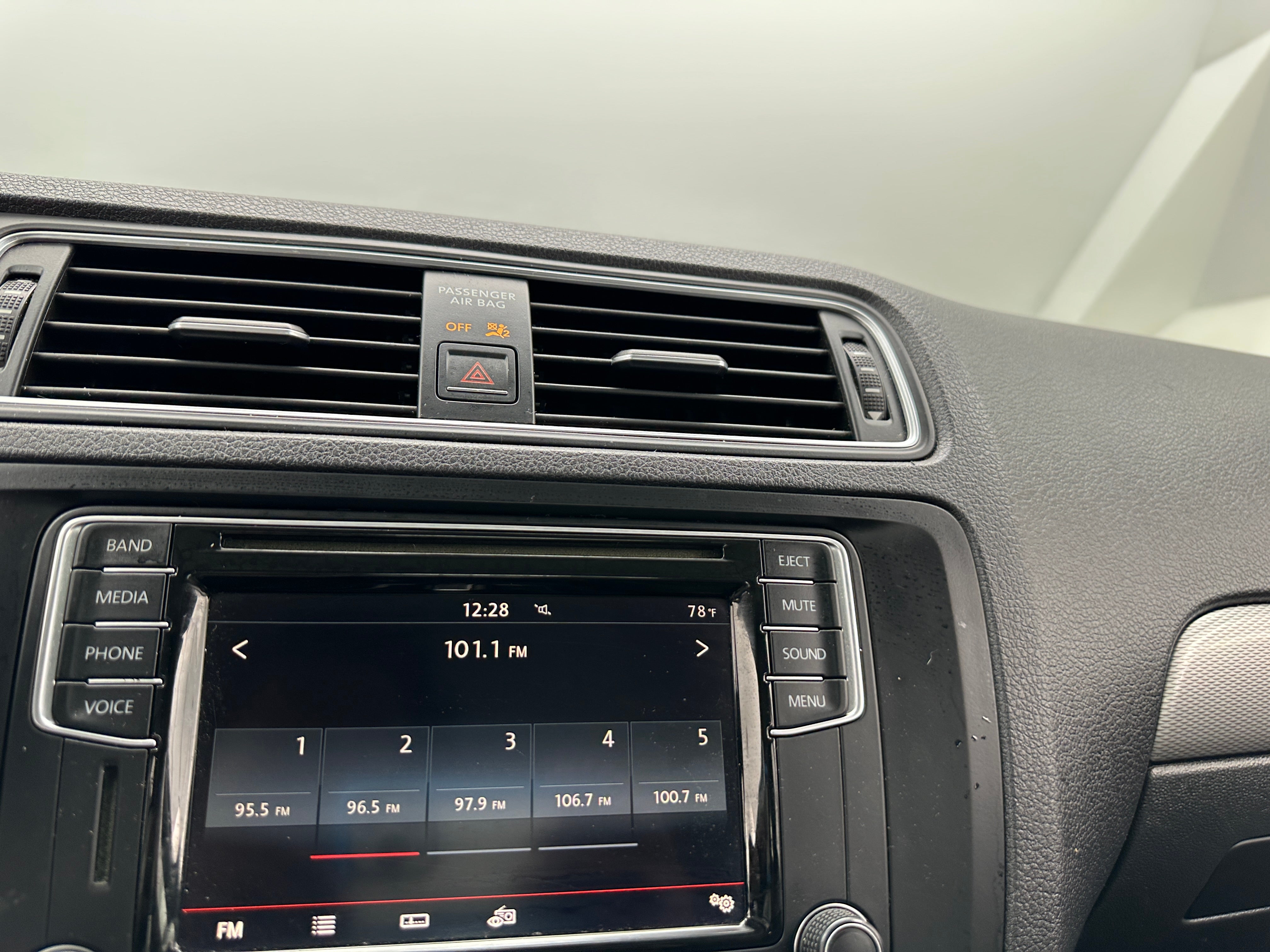 2017 Volkswagen Jetta SE 3