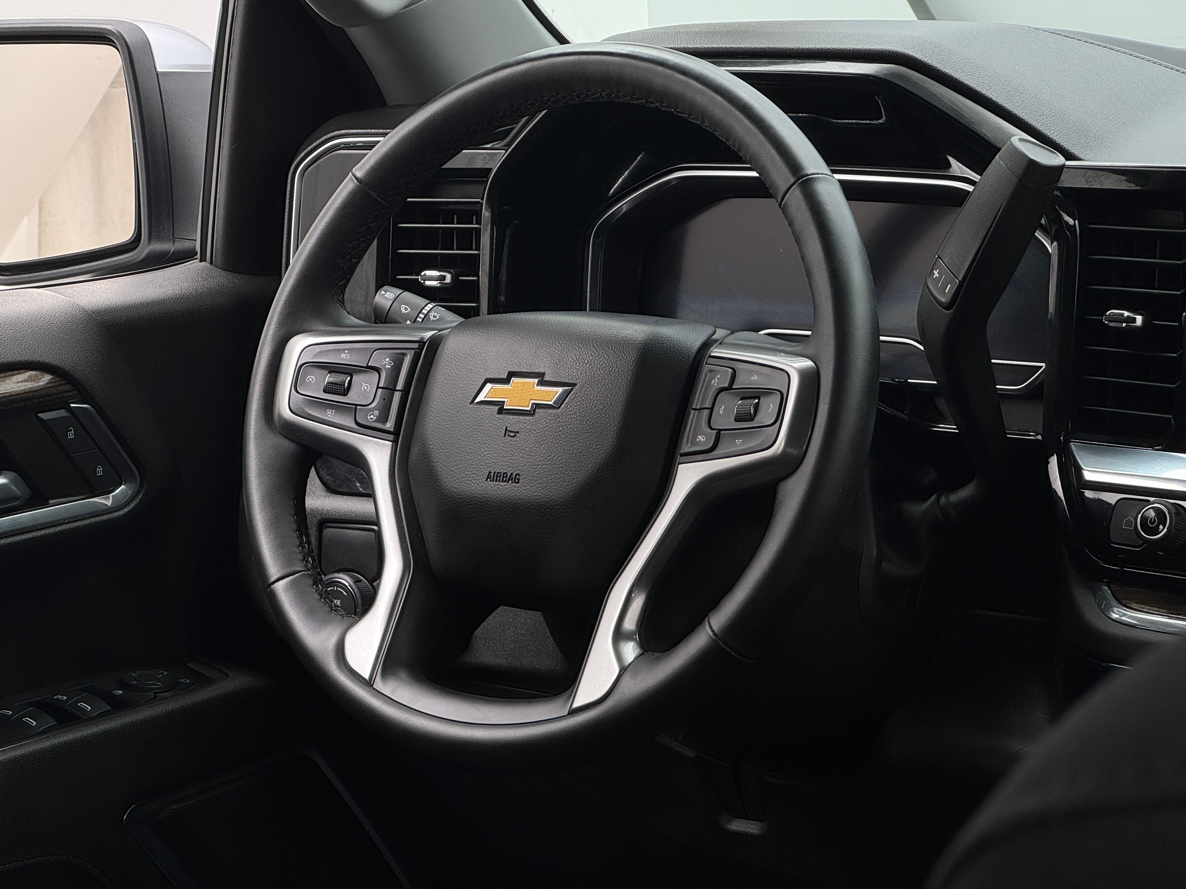 2024 Chevrolet Silverado 1500 LT 5