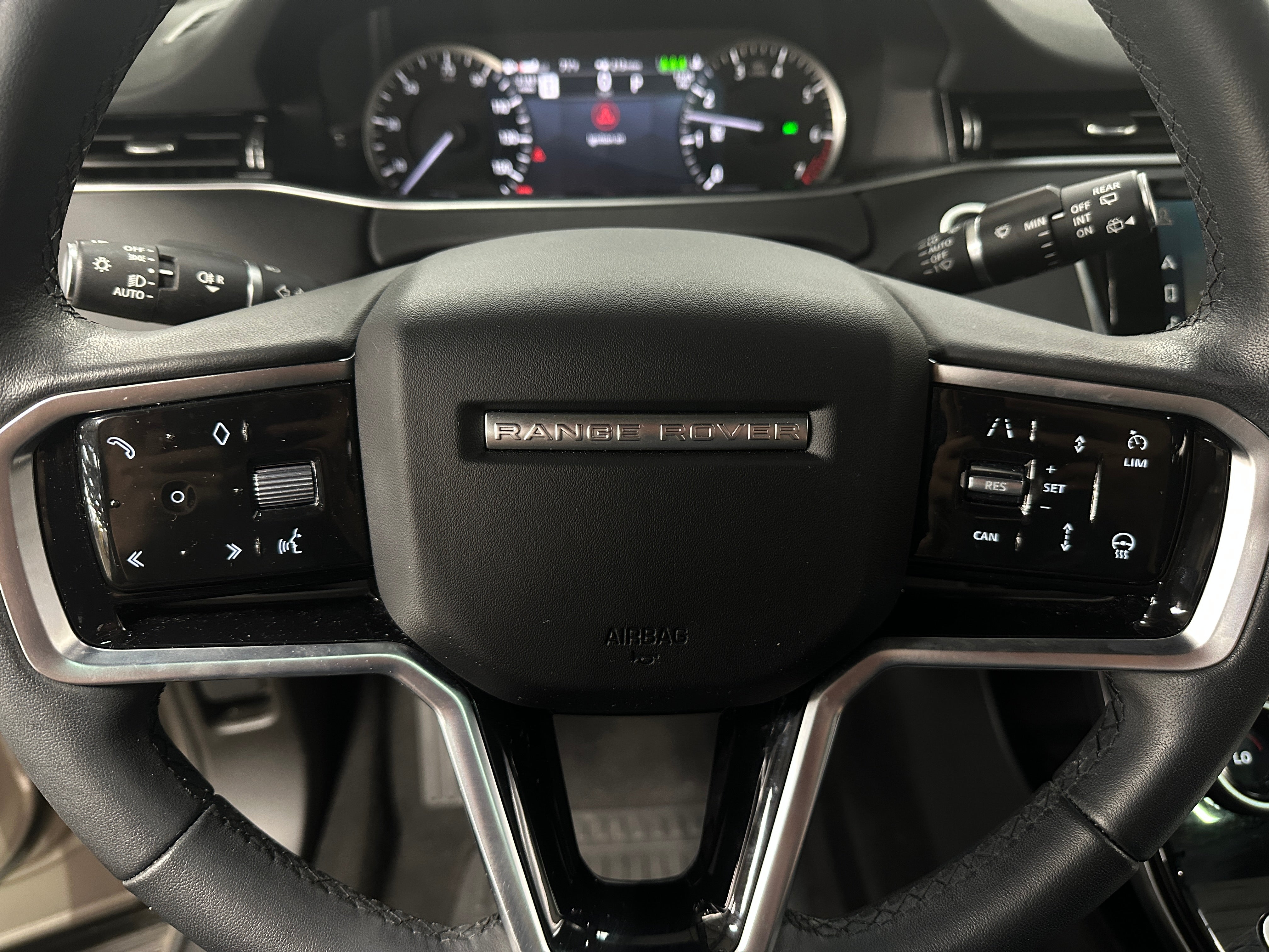2023 Land Rover Range Rover Evoque SE 4