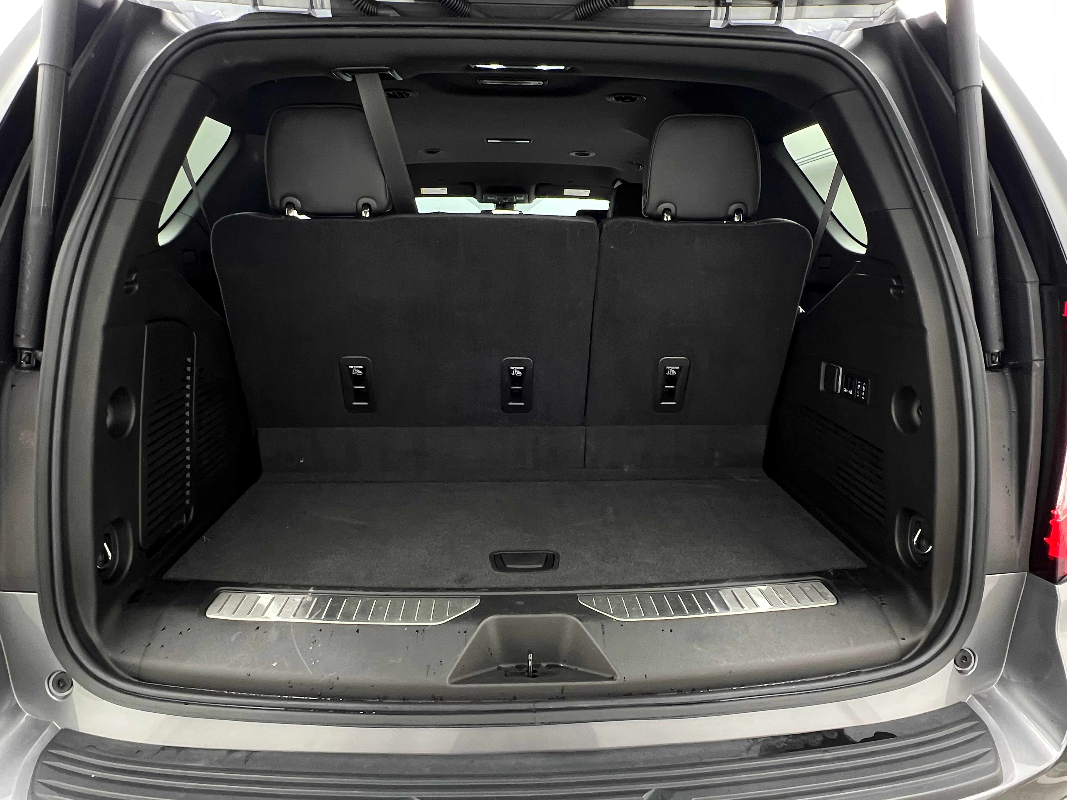 2021 GMC Yukon AT4 6