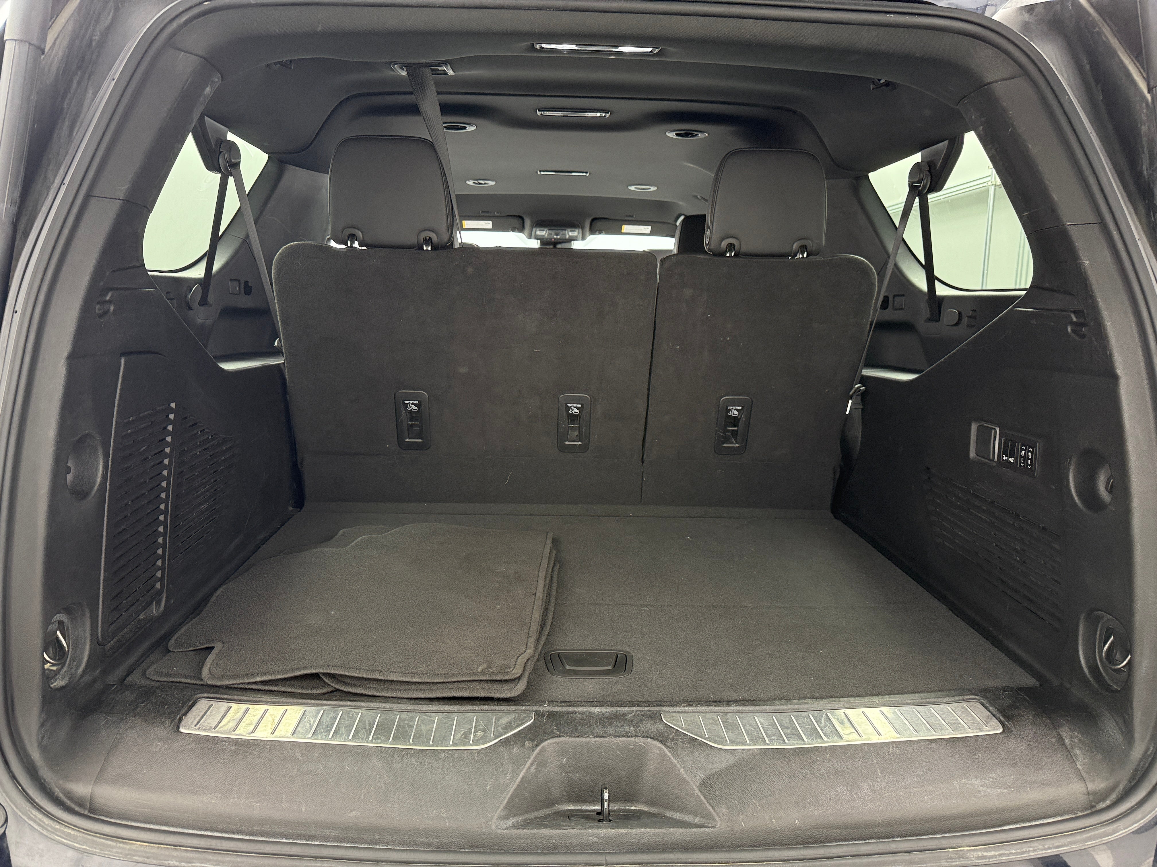 2023 Chevrolet Suburban Premier 6
