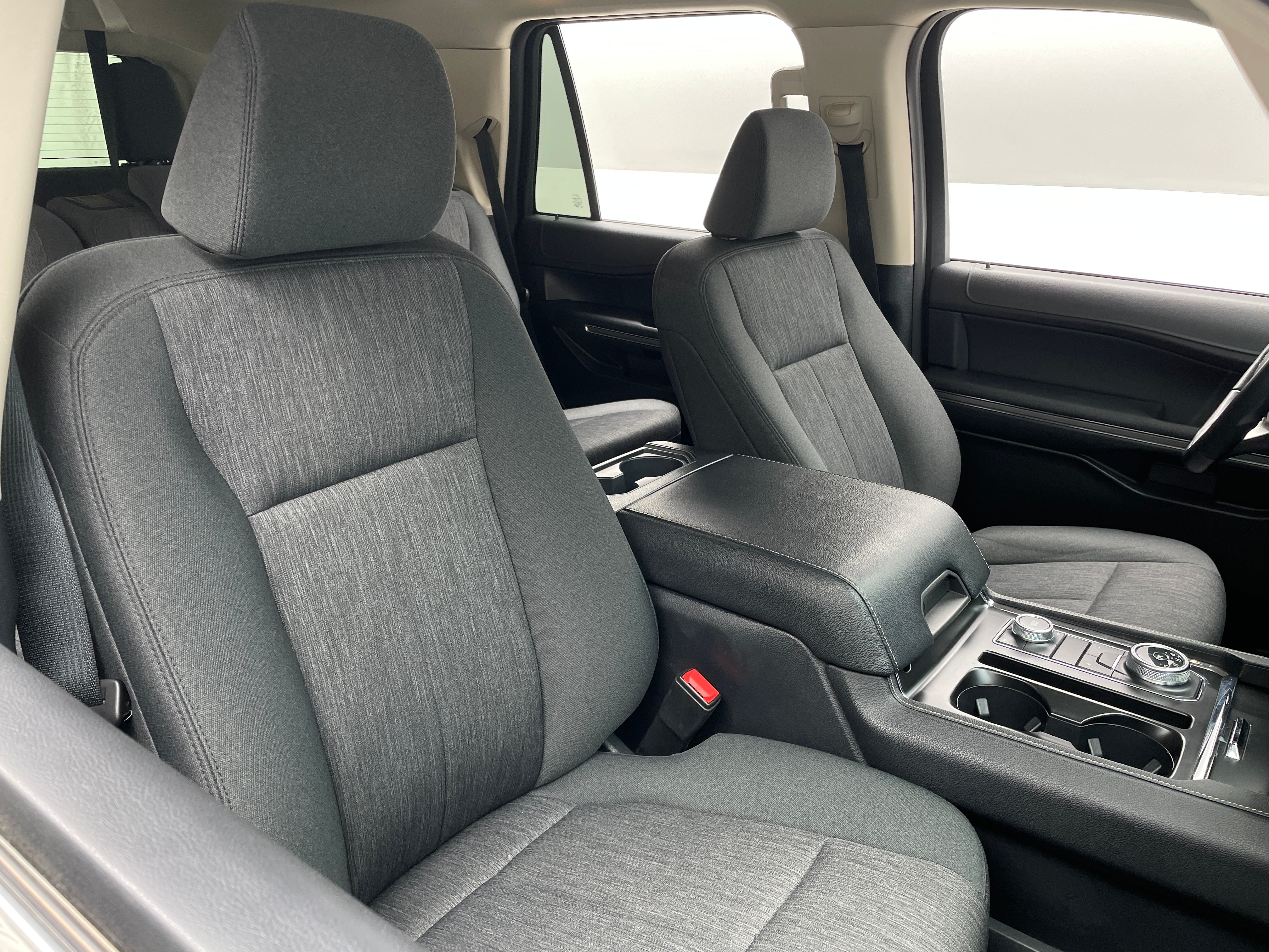 2022 Ford Expedition XLT 2