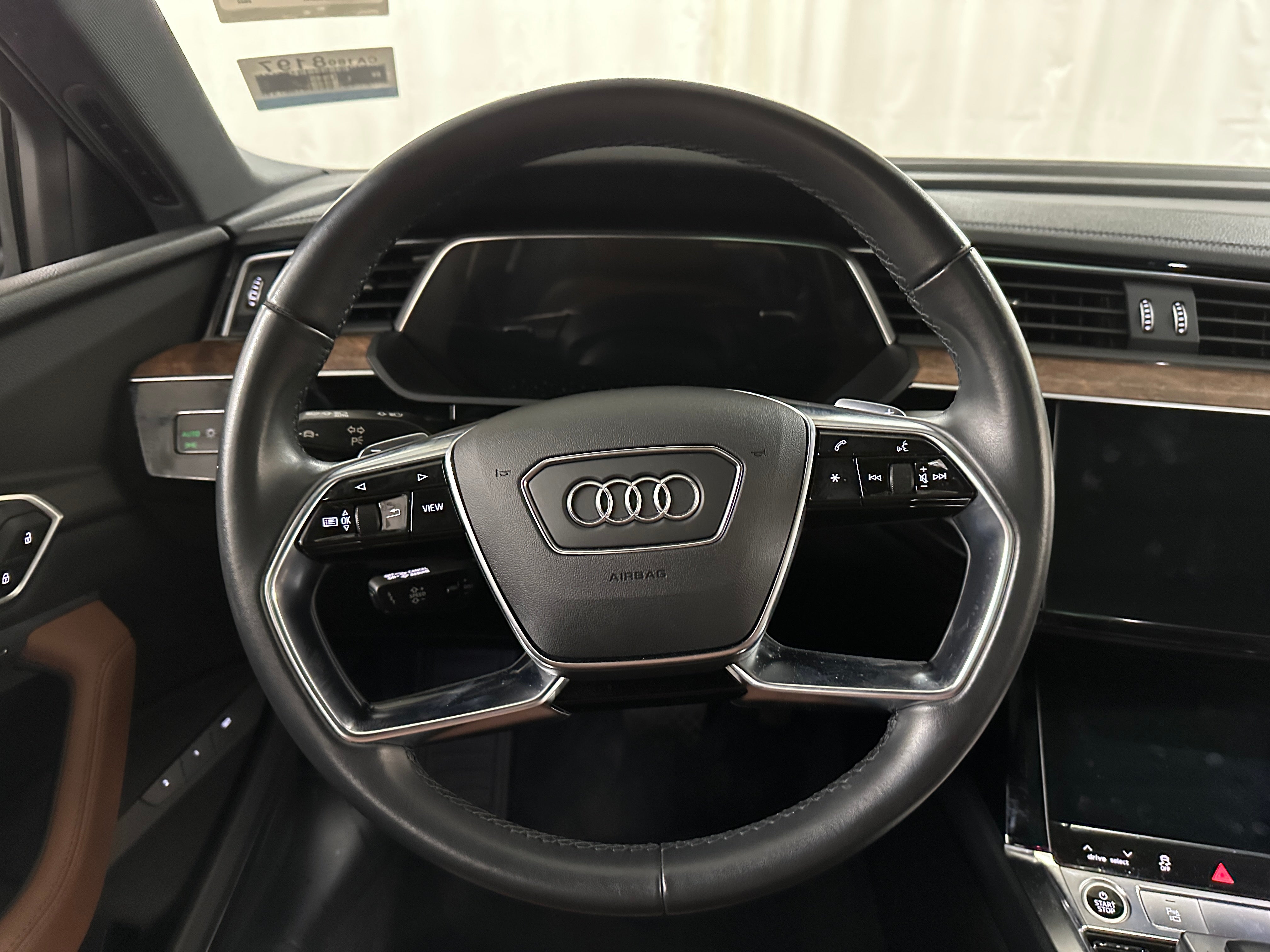 2022 Audi e-tron Premium Plus 4