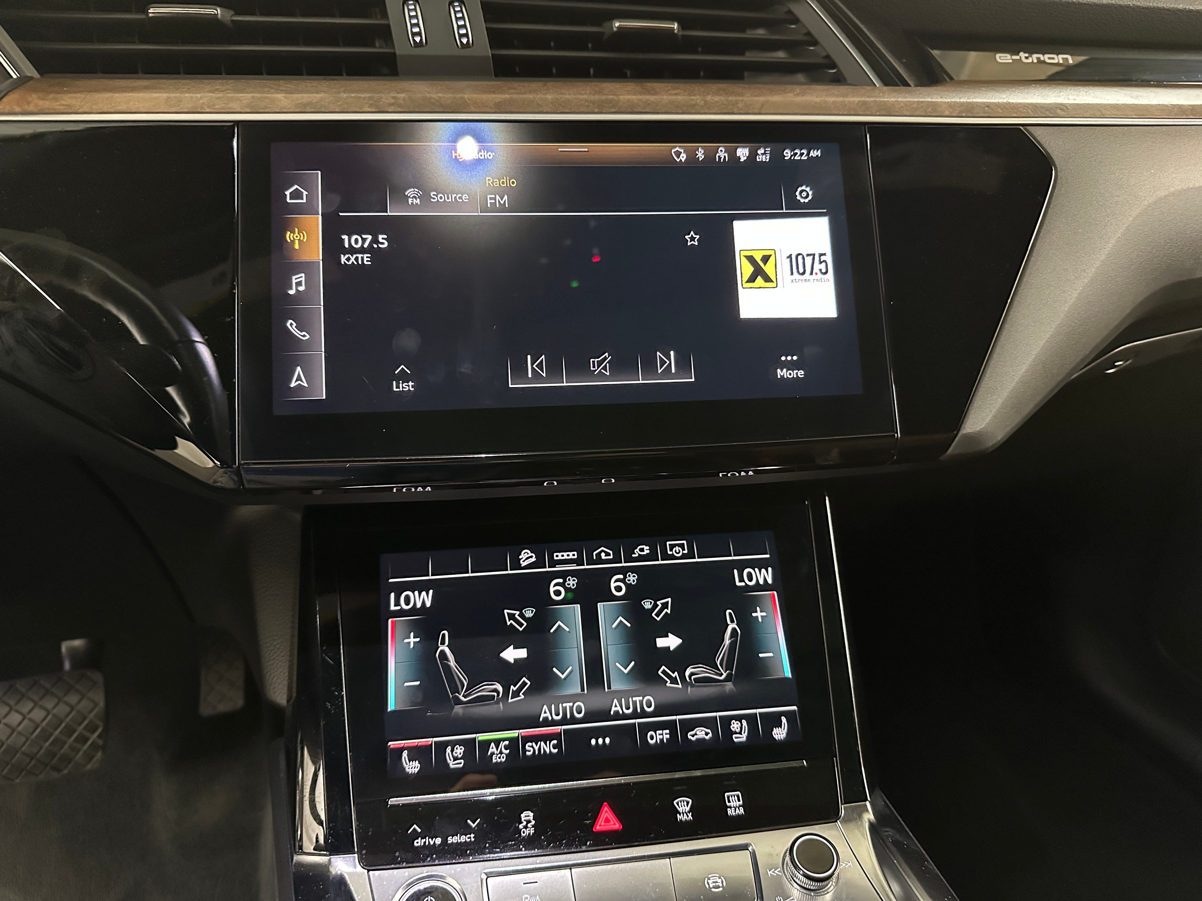 2022 Audi e-tron Premium Plus 3