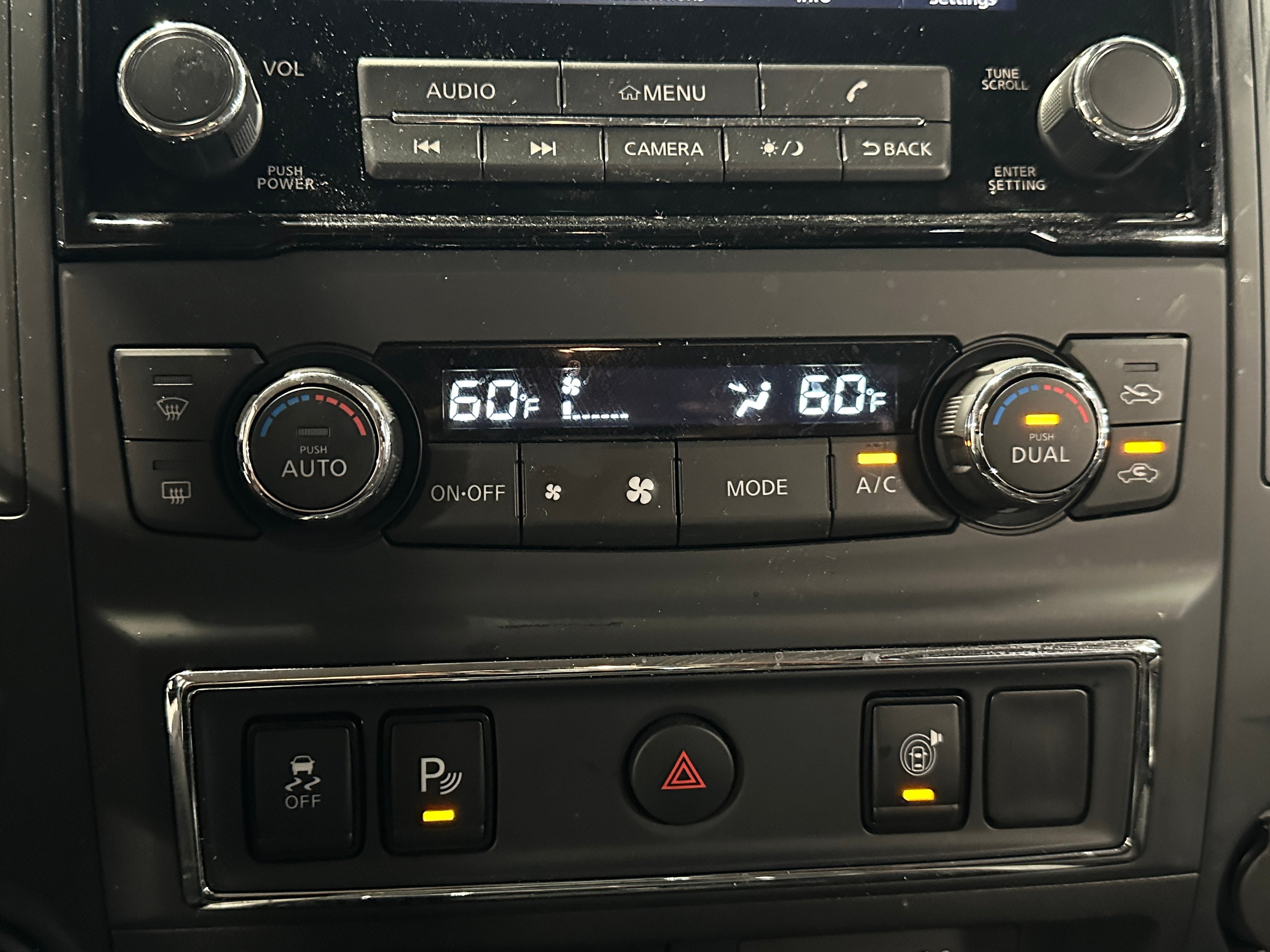 2024 Nissan Titan SV 4