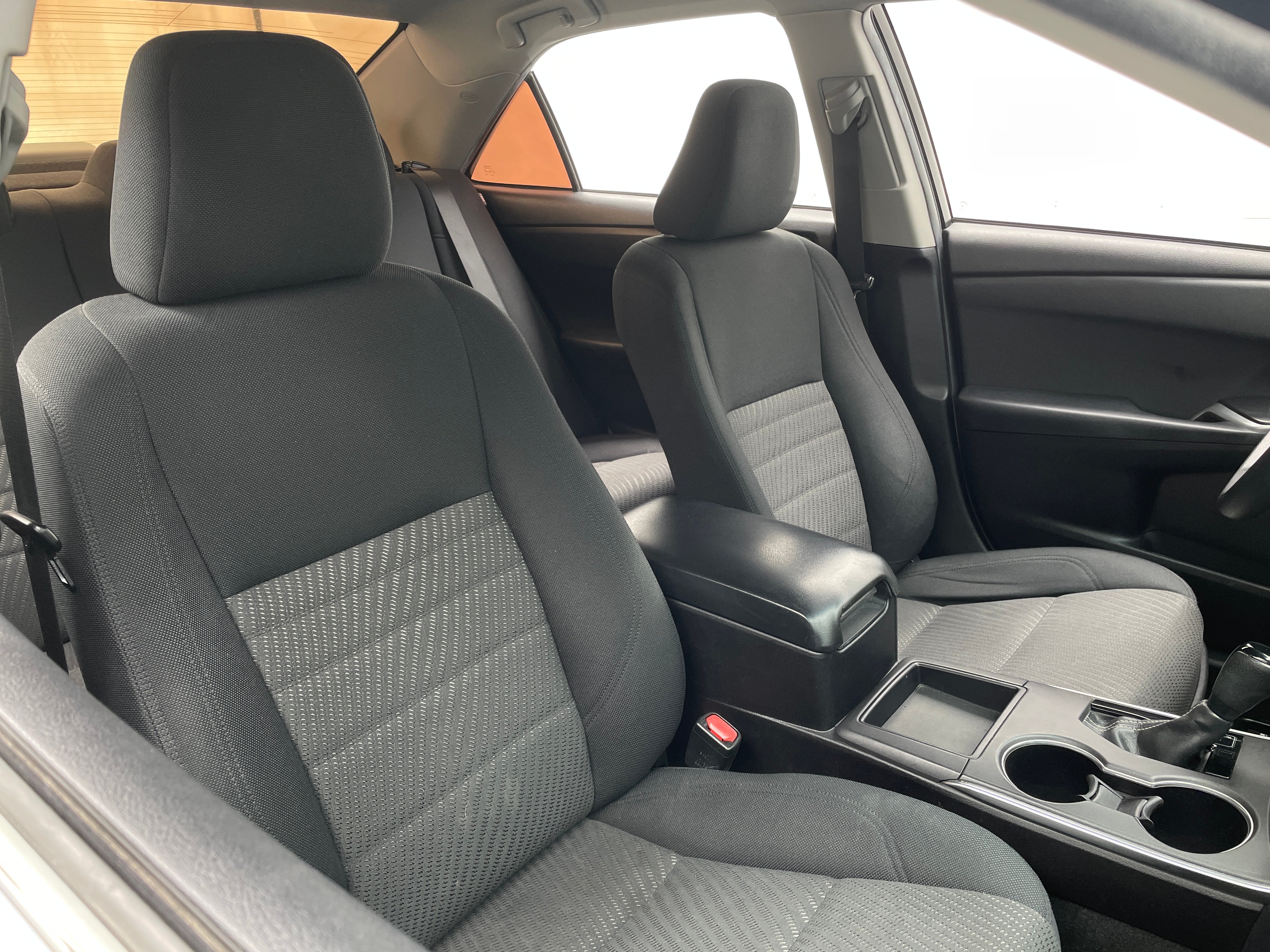 2015 Toyota Camry LE 2