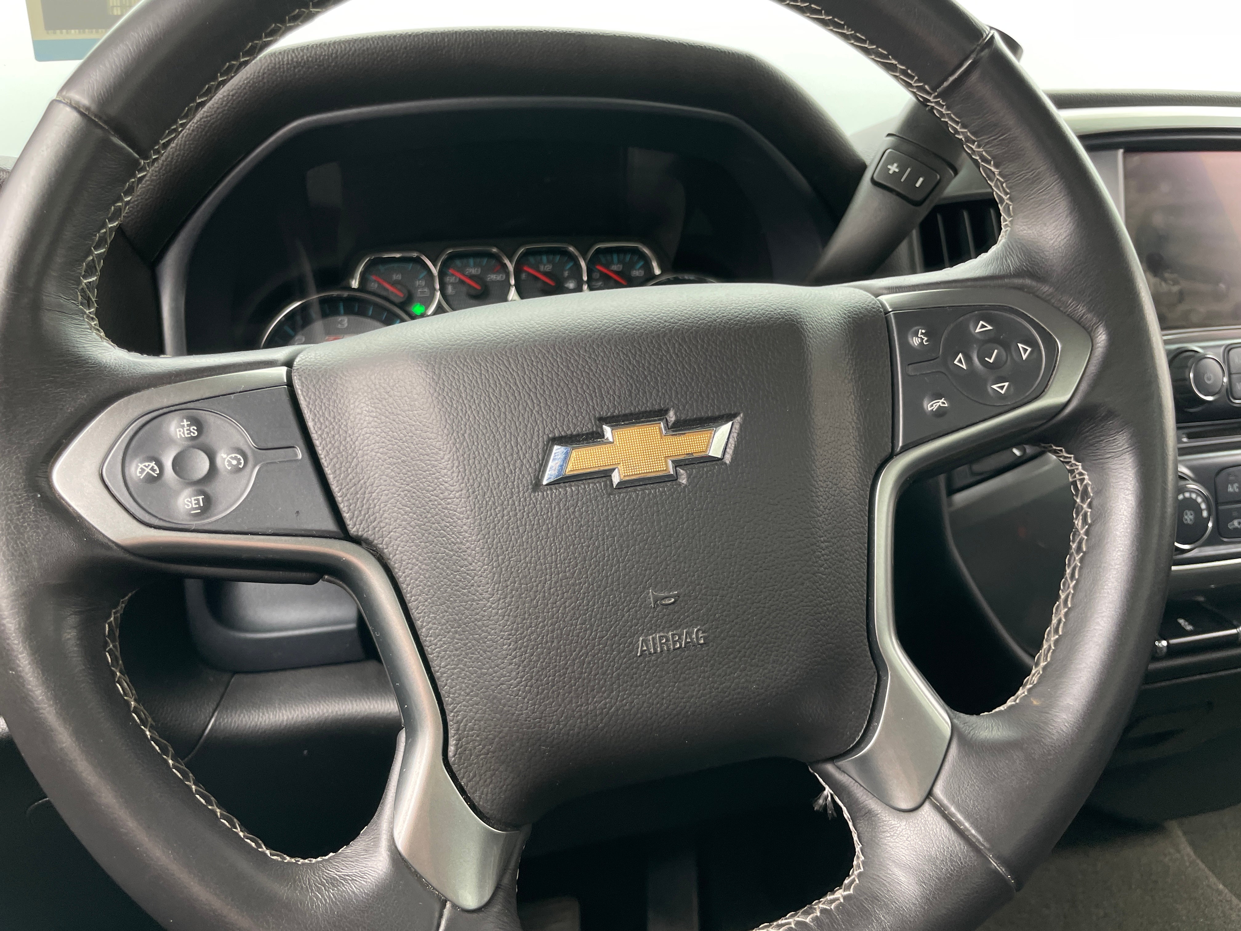 2017 Chevrolet Silverado 1500 LT 4