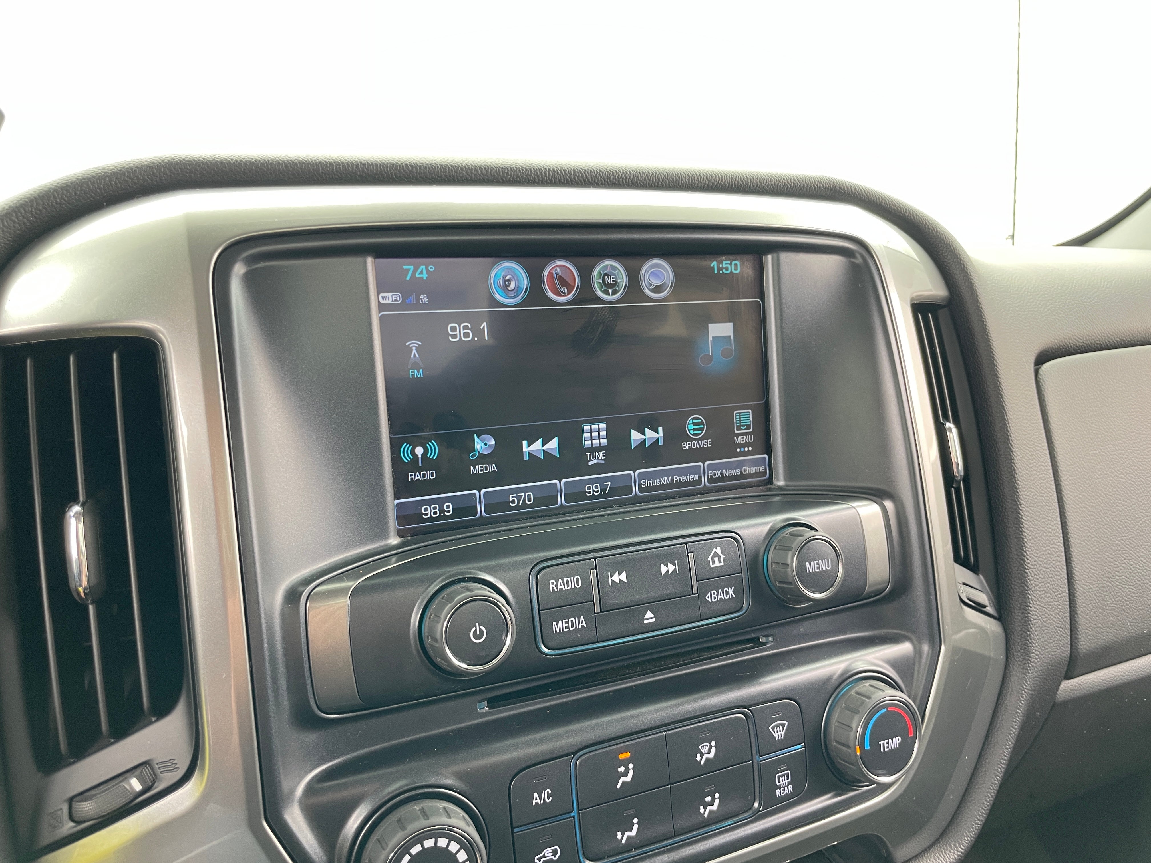 2017 Chevrolet Silverado 1500 LT 3