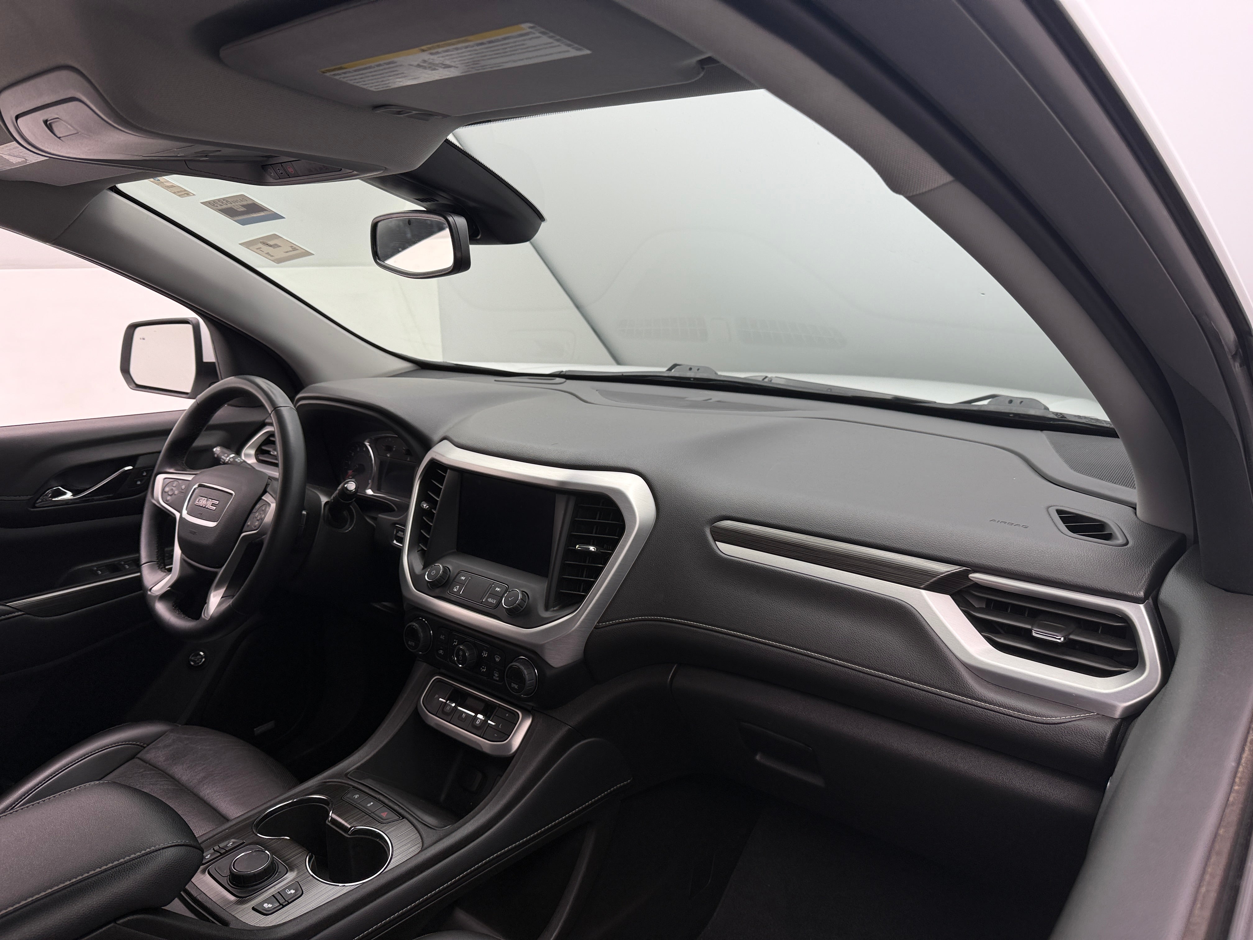 2023 GMC Acadia SLT 2