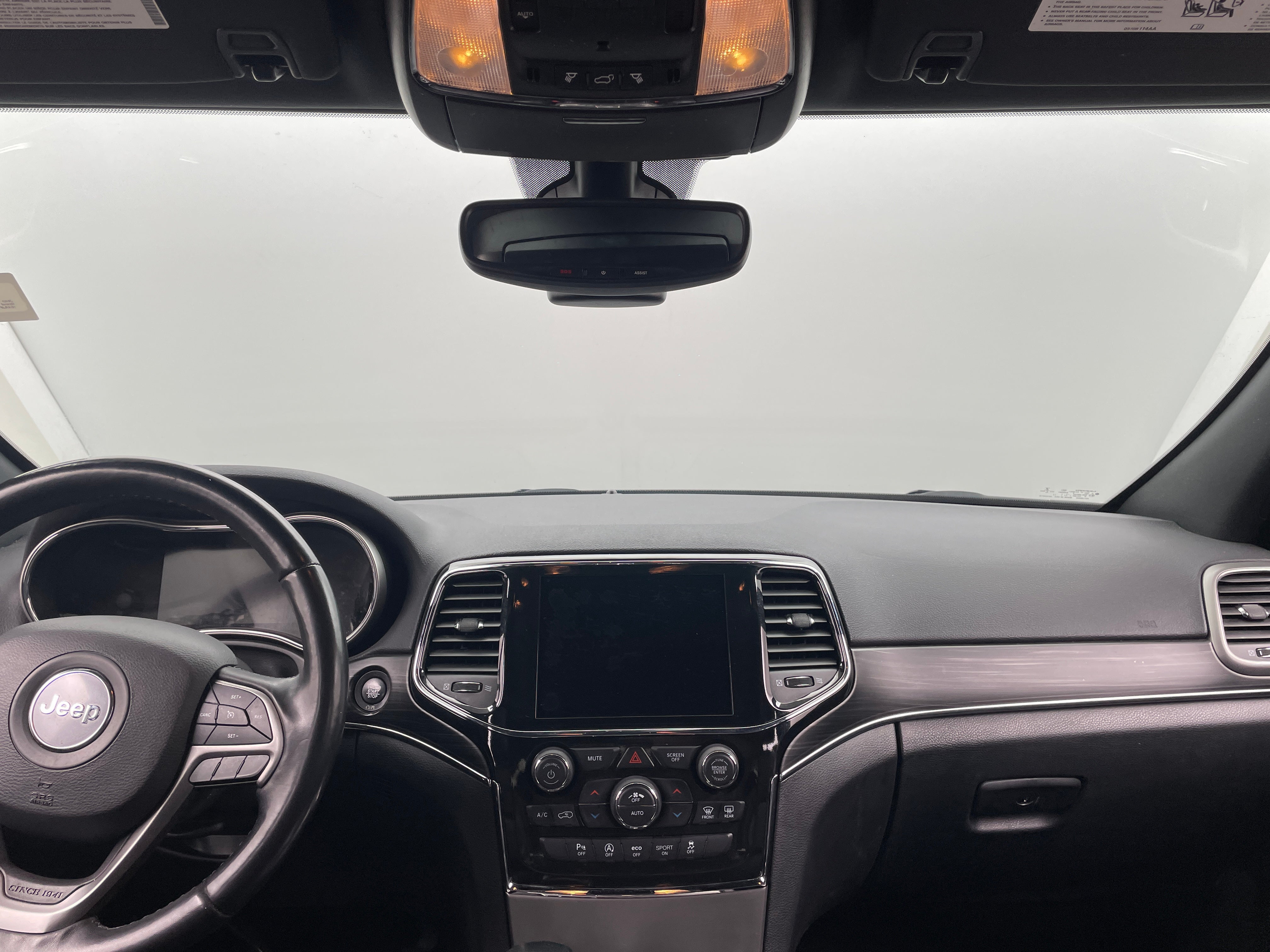 2022 Jeep Grand Cherokee Limited Edition 2
