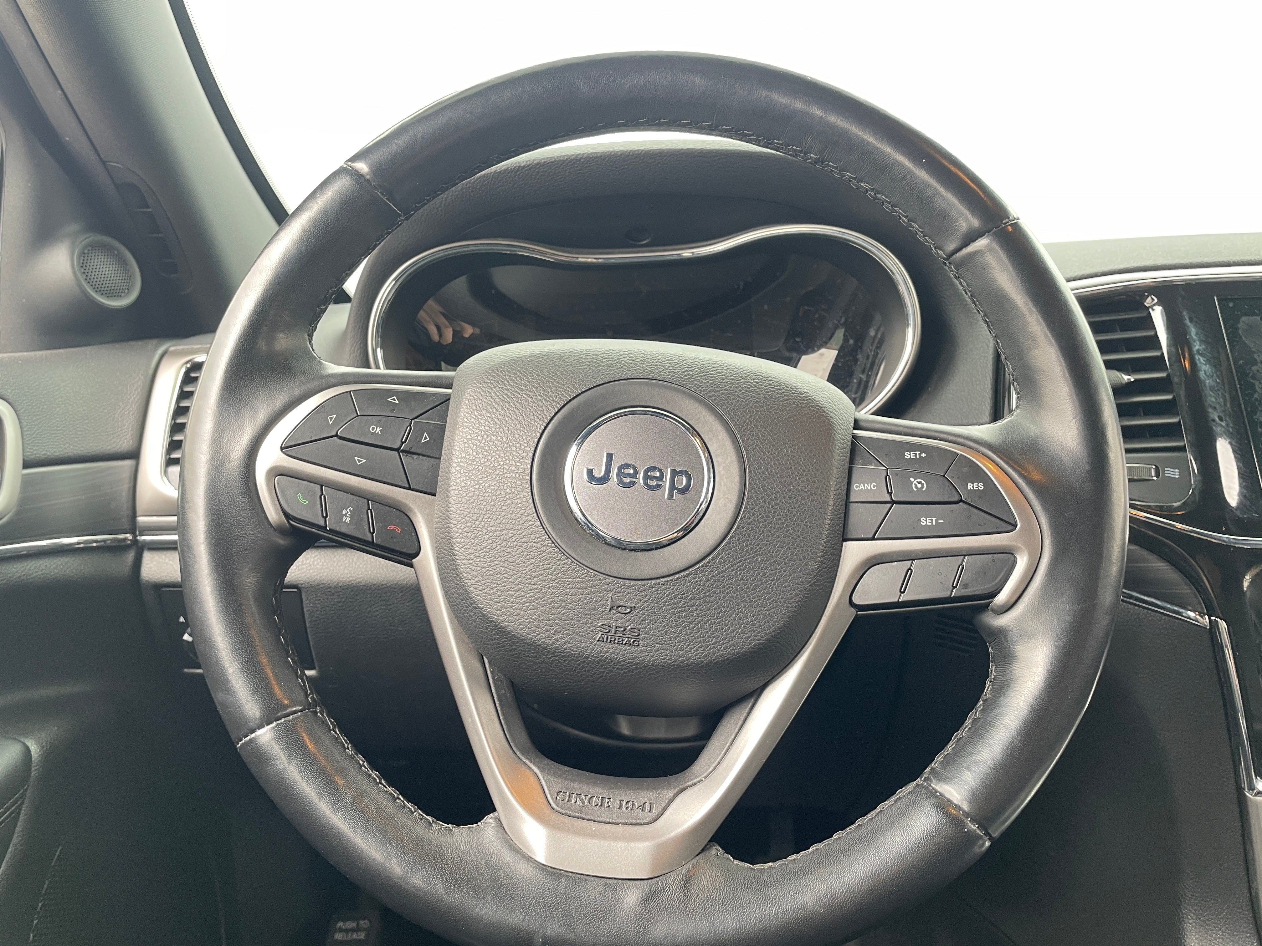 2022 Jeep Grand Cherokee Limited Edition 4