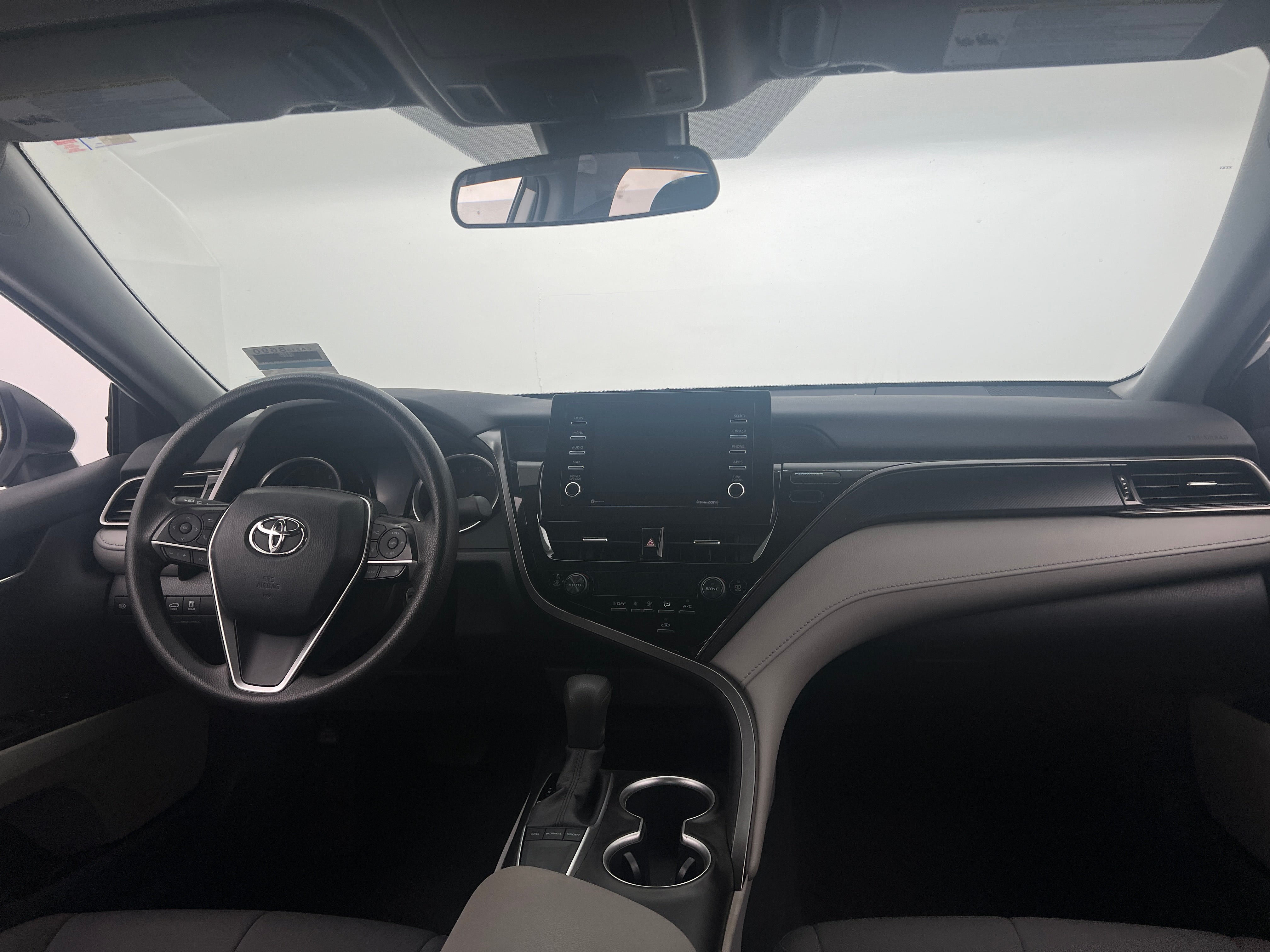 2022 Toyota Camry LE 3